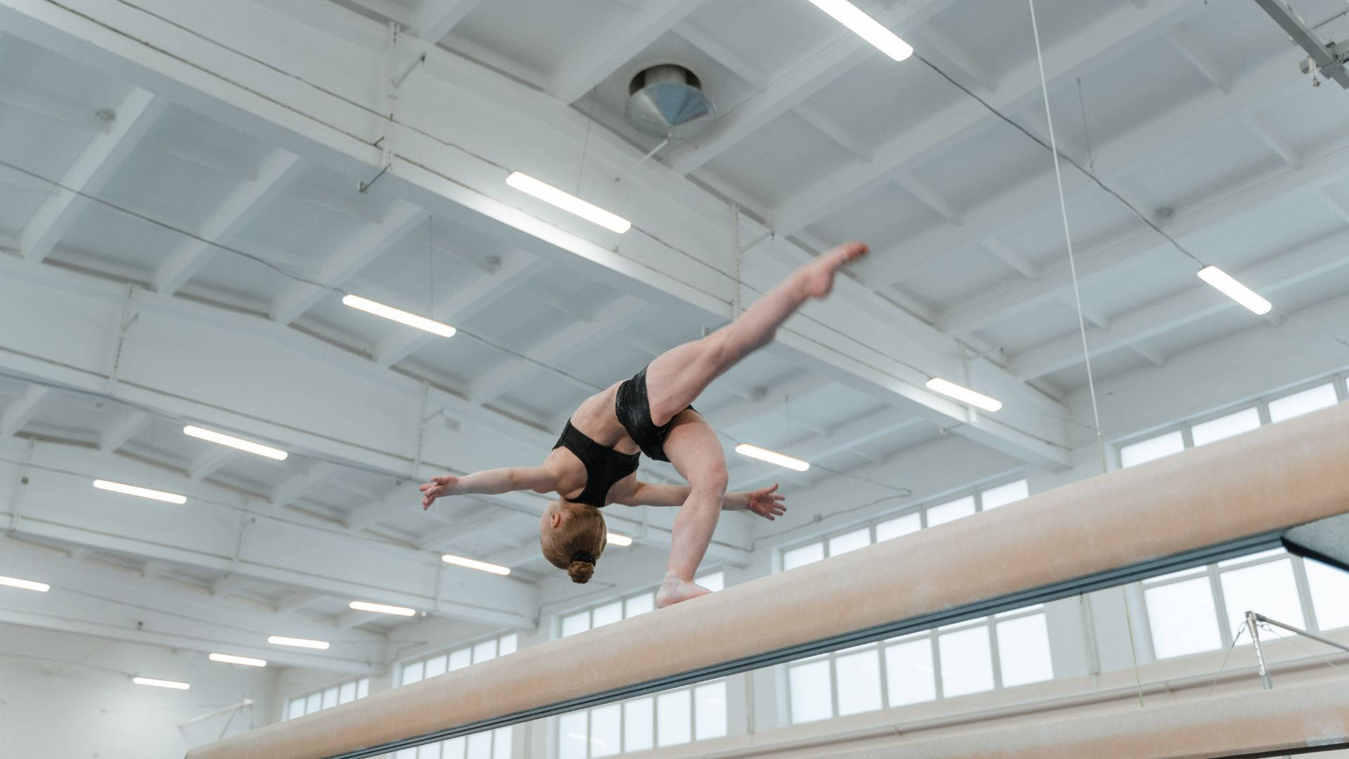 balance beam, female gymnast, handstand, Full HD Desktop Wallpaper