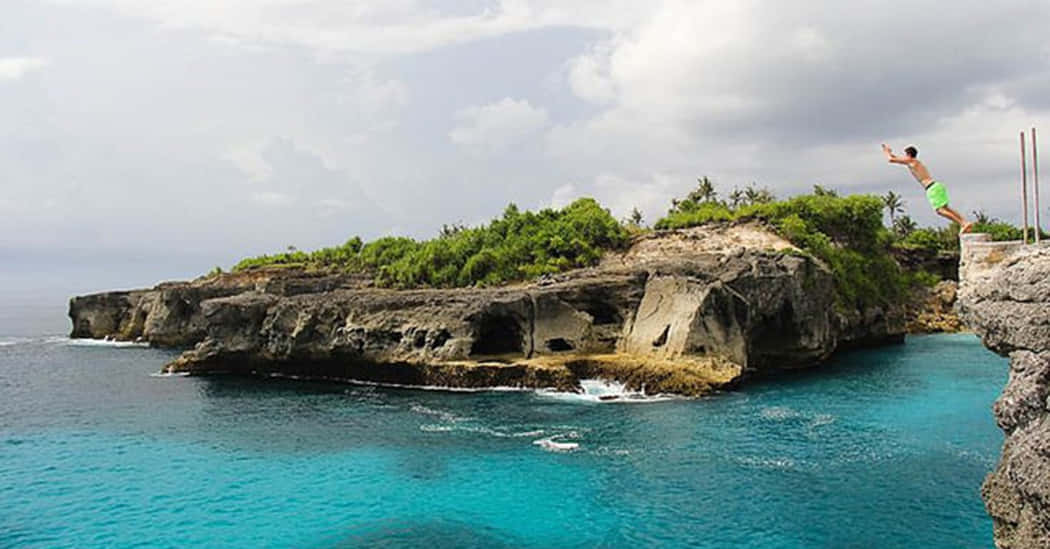 Bali Island, rugged cliff, vibrant turquoise waters, SD Desktop Wallpaper