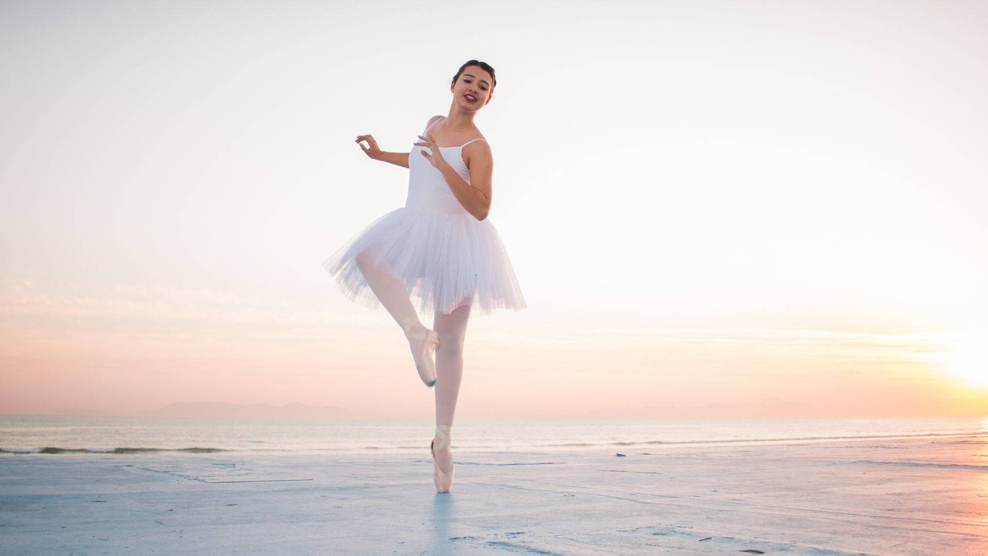 Ballerina, white tutu, en pointe, Full HD Desktop Wallpaper