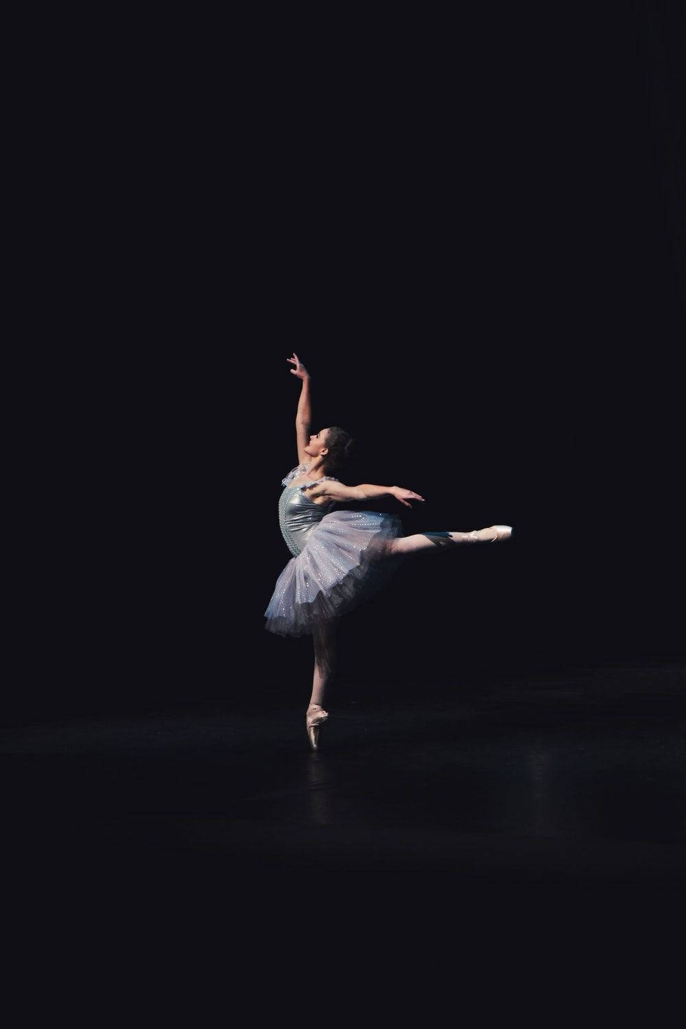 ballet dancer, tiptoe stance, shimmering silver tutu, HD Phone Wallpaper