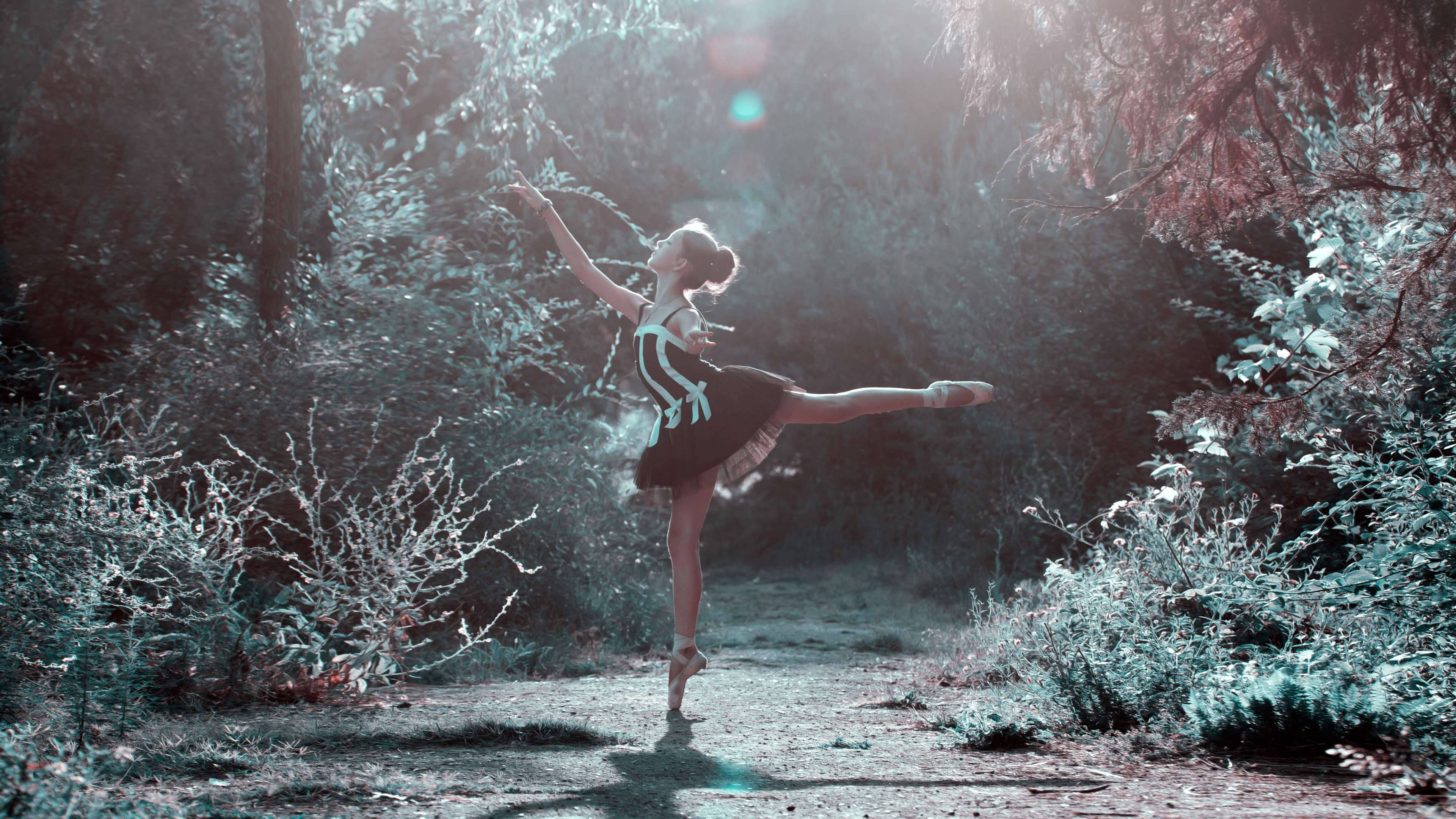 ballerina, black tutu, en pointe, 4K Desktop Wallpaper