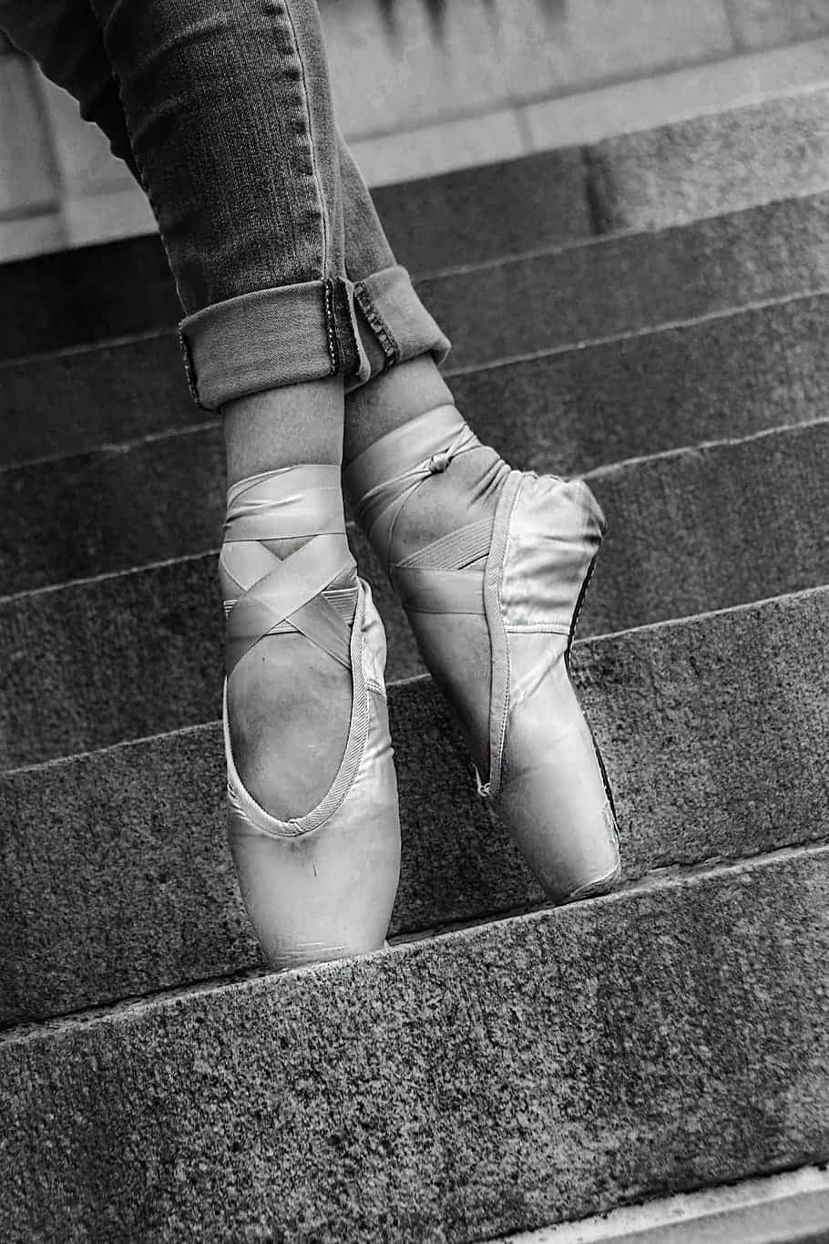 pointe shoes, stone steps, black and white, HD Phone Wallpaper