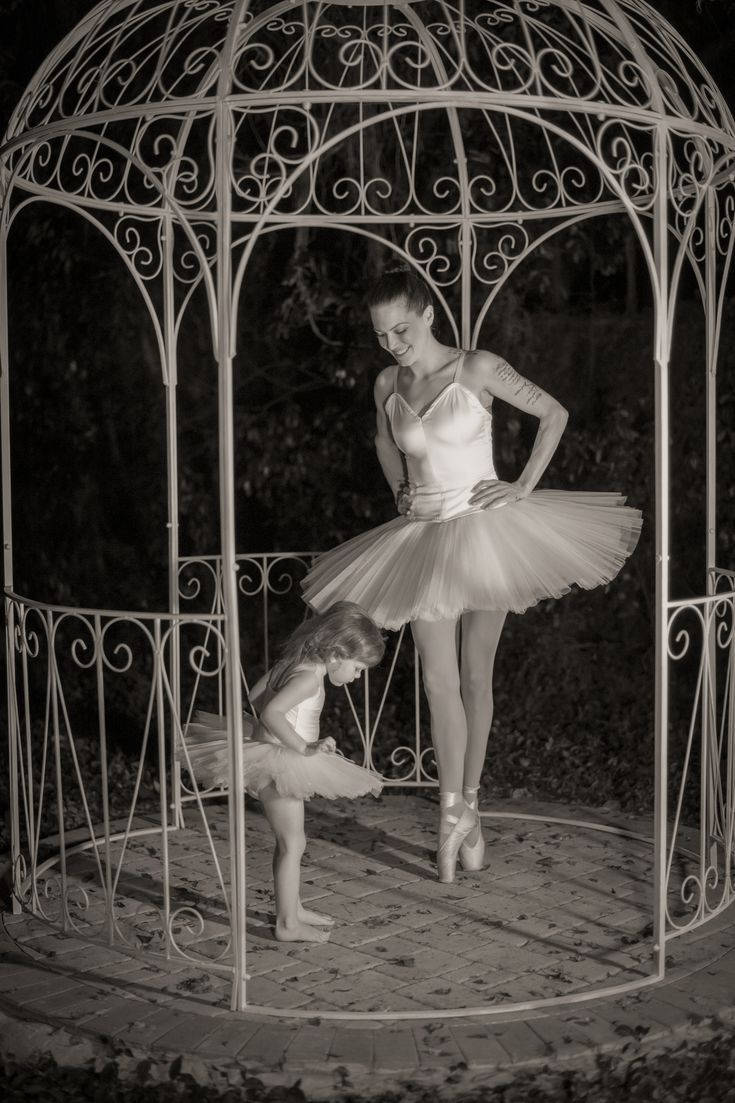 mother and daughter, ballet tutus, ornate metal gazebo, SD Phone Wallpaper