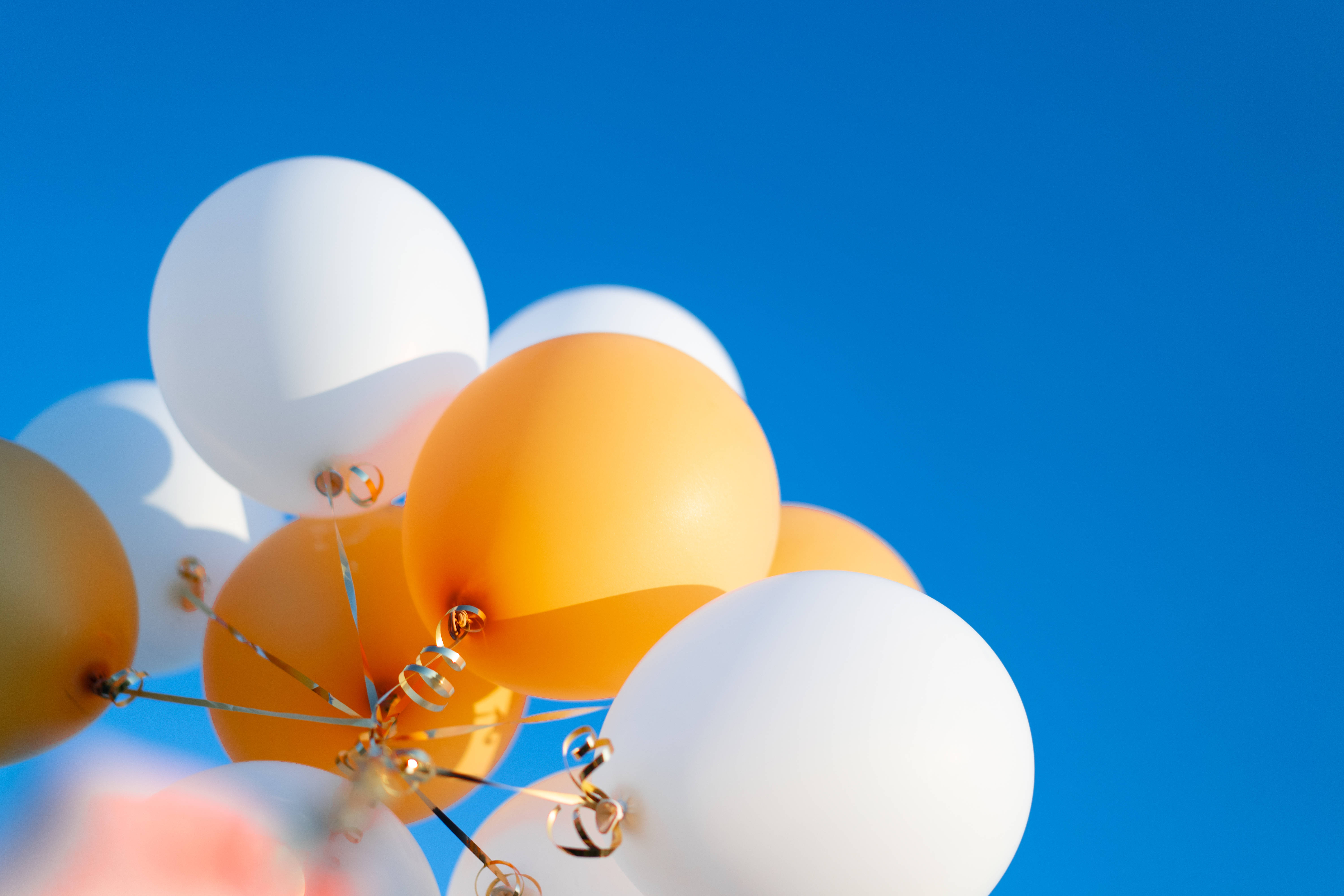 white balloons, orange balloons, vivid blue sky, 5K Desktop Wallpaper