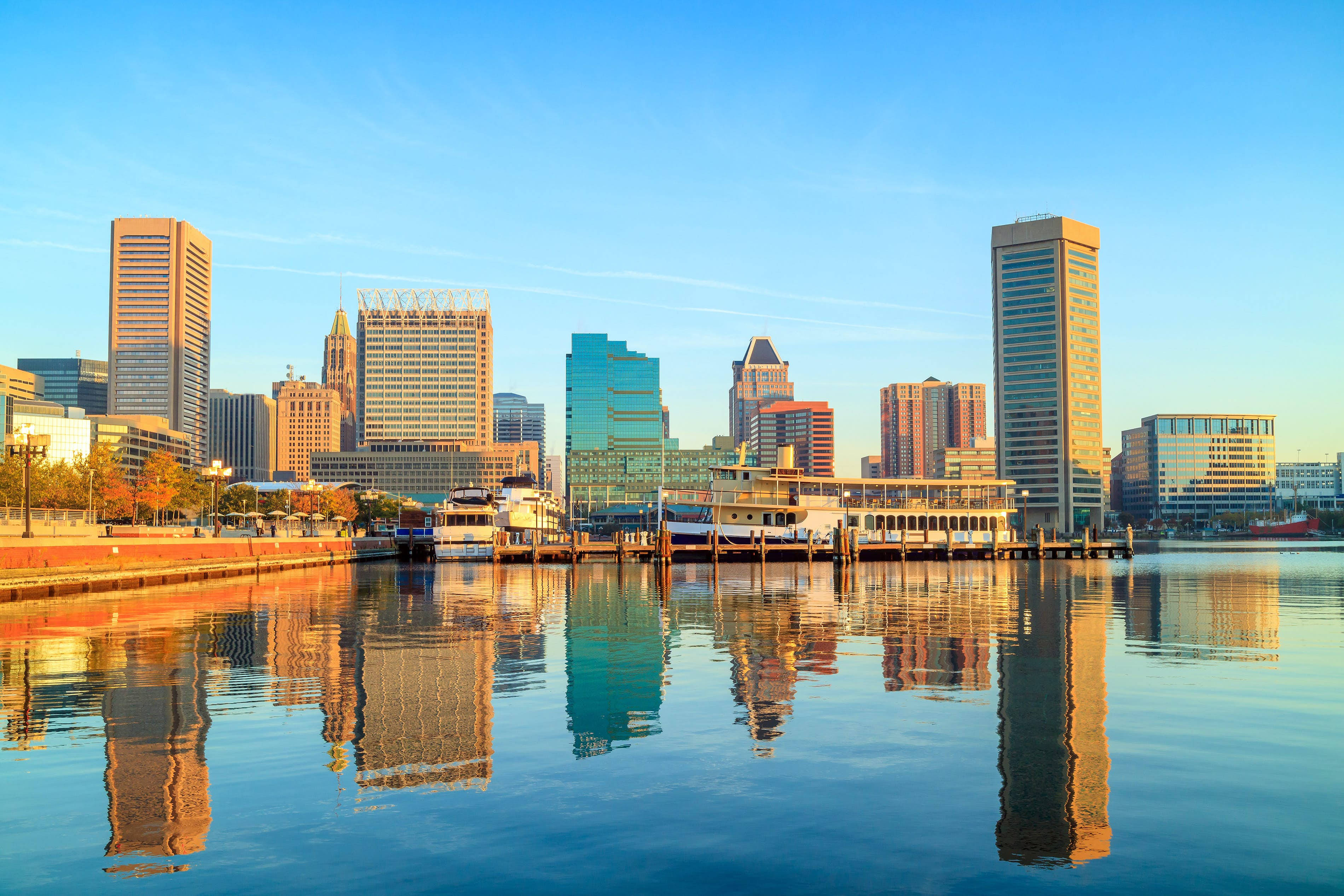 Baltimore, sunny day, golden hour, 2K Desktop Wallpaper