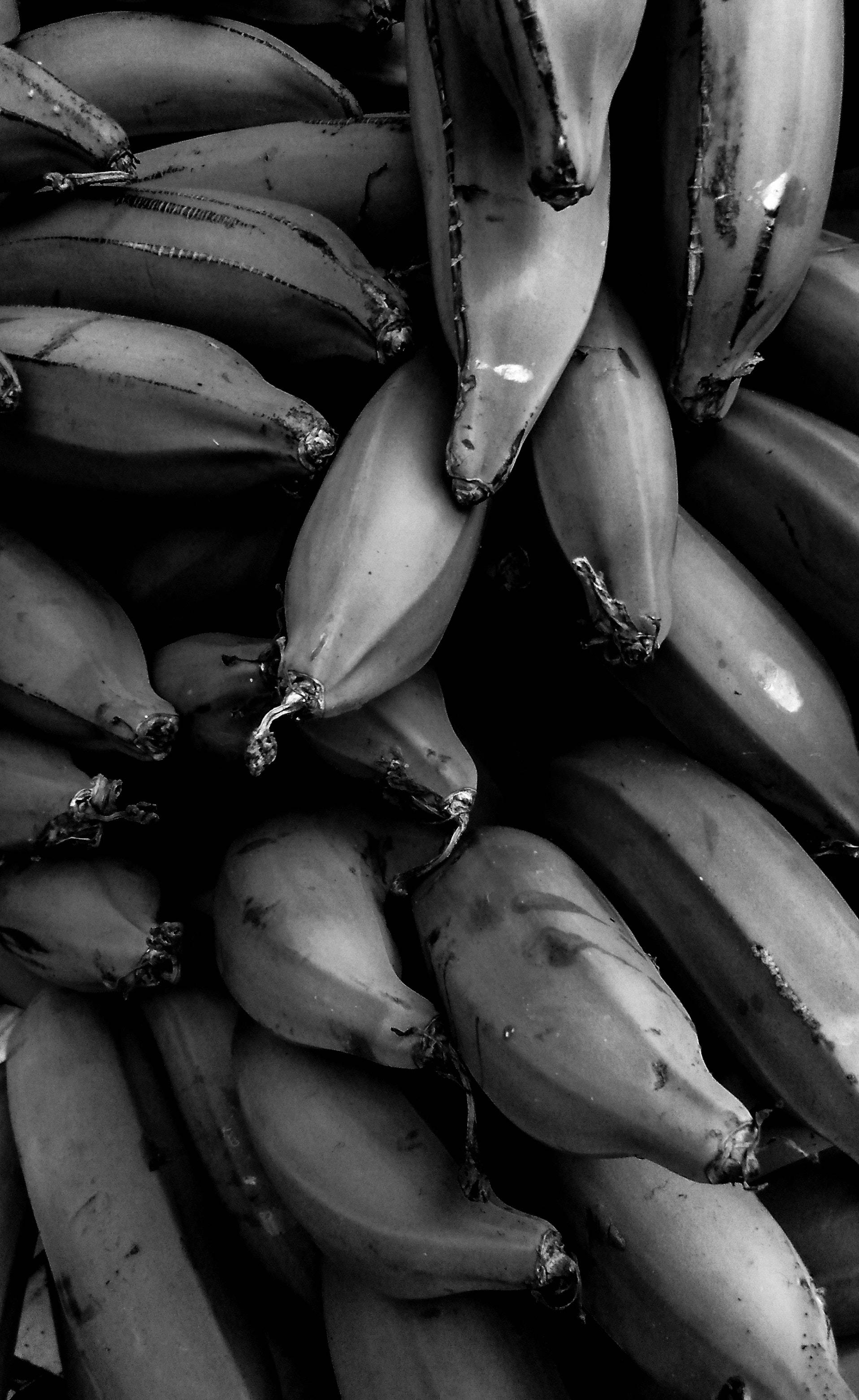 monochromatic, ripe bananas, piled together, 2K Phone Wallpaper