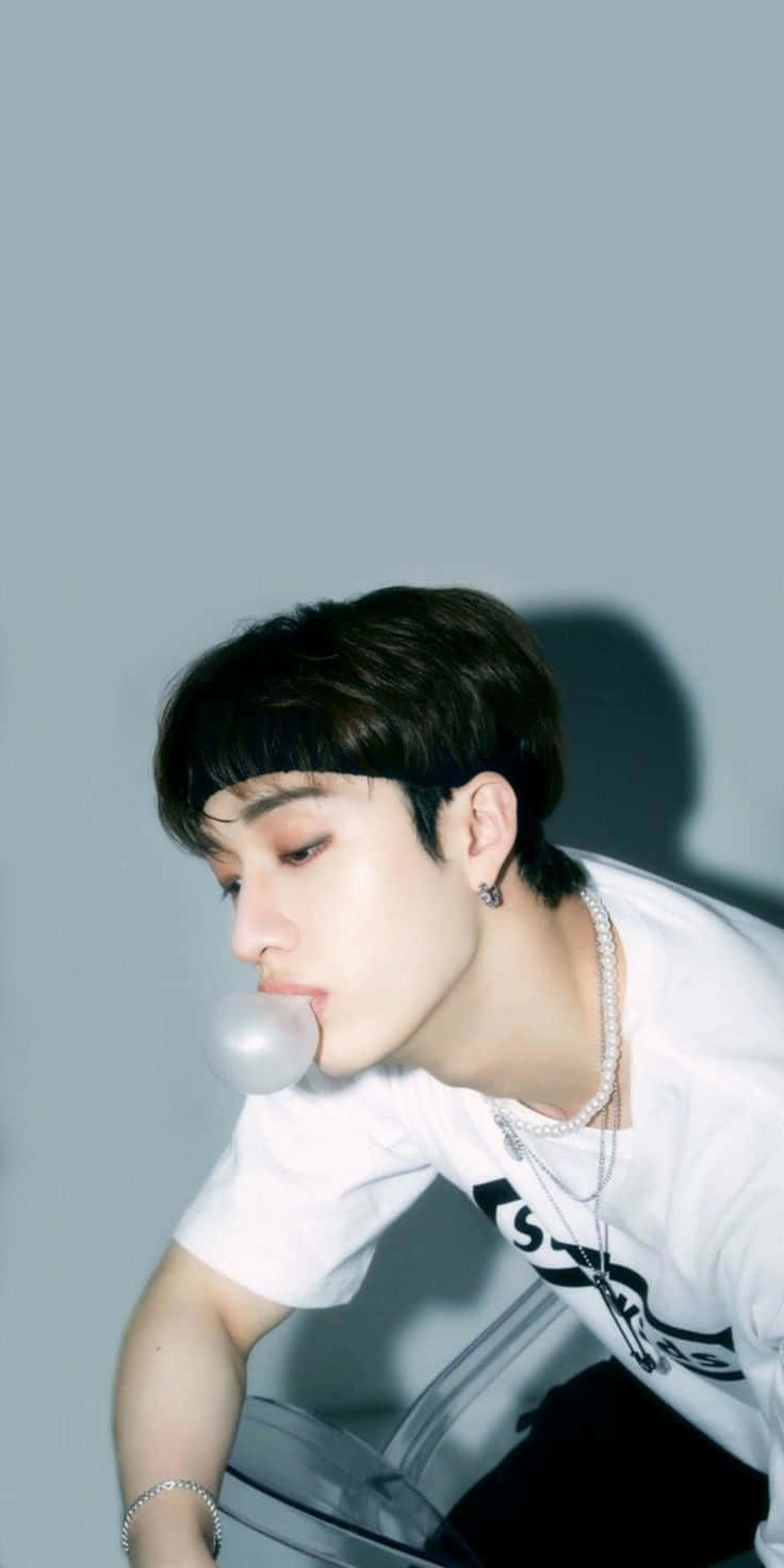 Bang Chan, bubblegum, gray wall, HD Phone Wallpaper