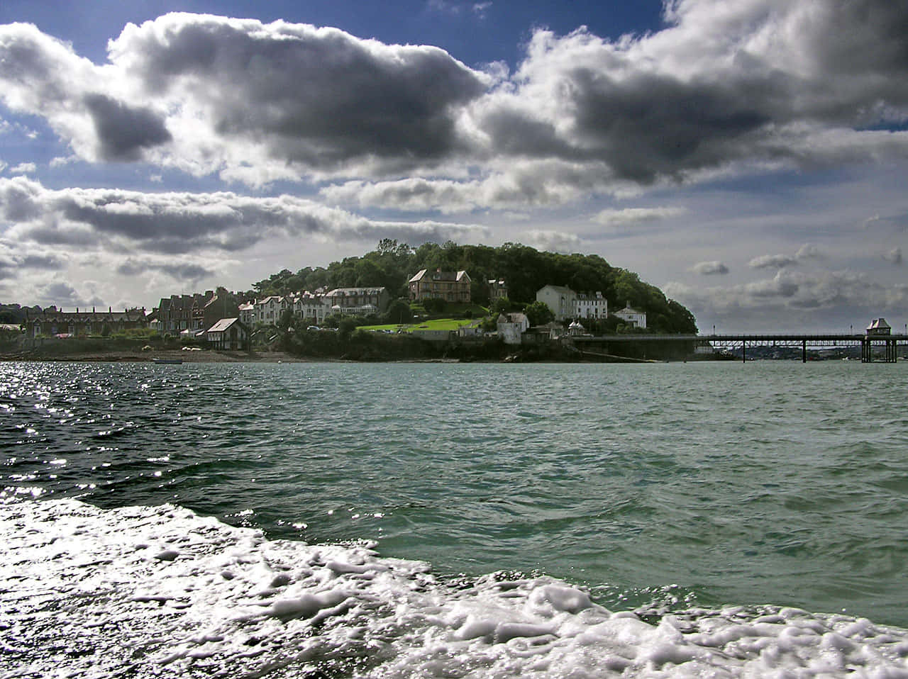 Bangor United Kingdom, coastal village, lush green hillside, HD Desktop Wallpaper