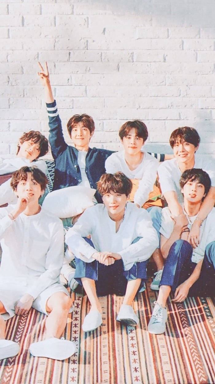 Bangtantv, brick wall, patterned rug, SD Phone Wallpaper