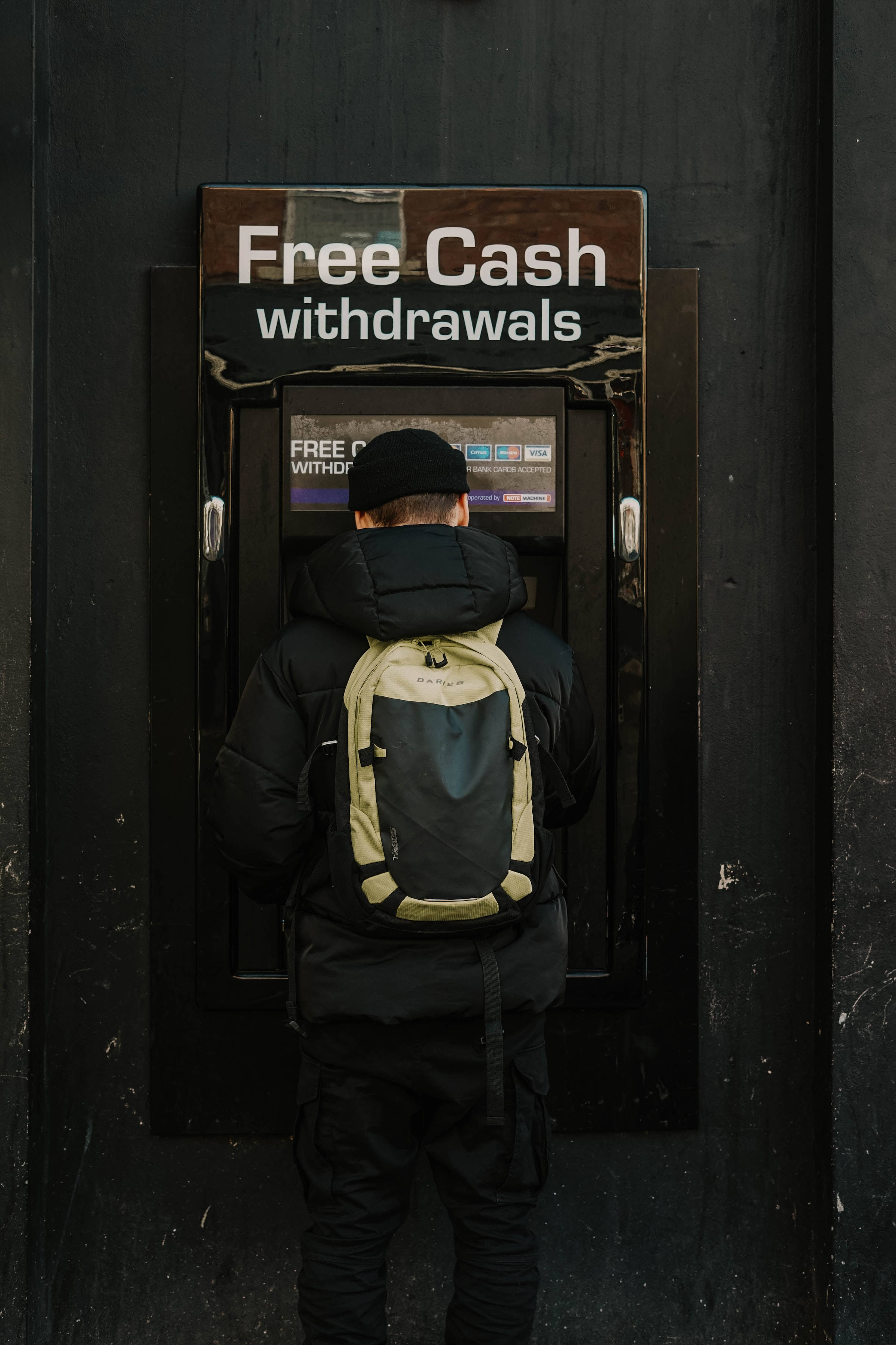 Bank Man, ATM machine, Free Cash withdrawals, 2K Phone Wallpaper