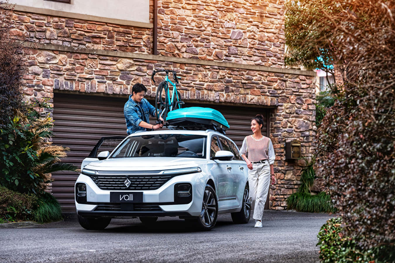 Baojun 1351, teal bike, white SUV, HD Desktop Wallpaper