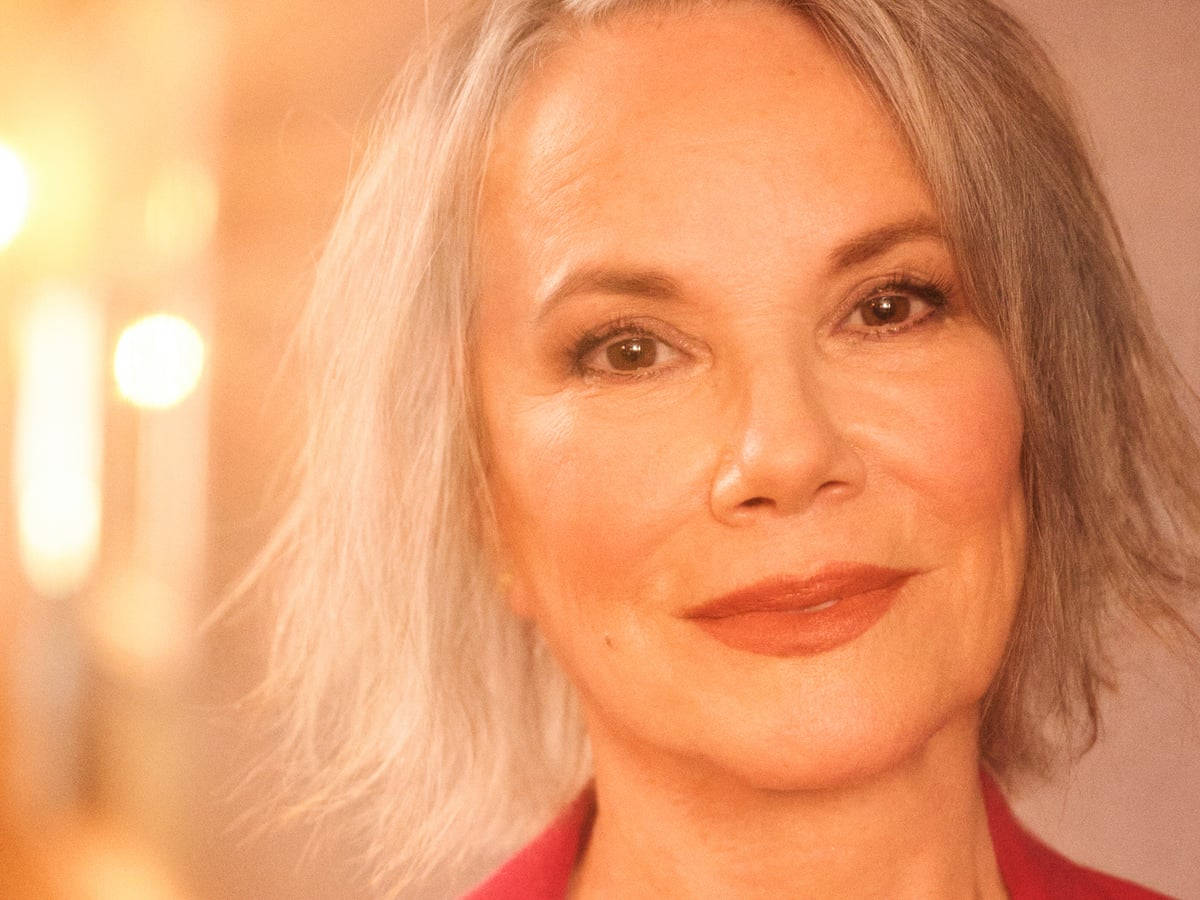 Barbara Hershey, silver hair, warm brown eyes, SD Desktop Wallpaper