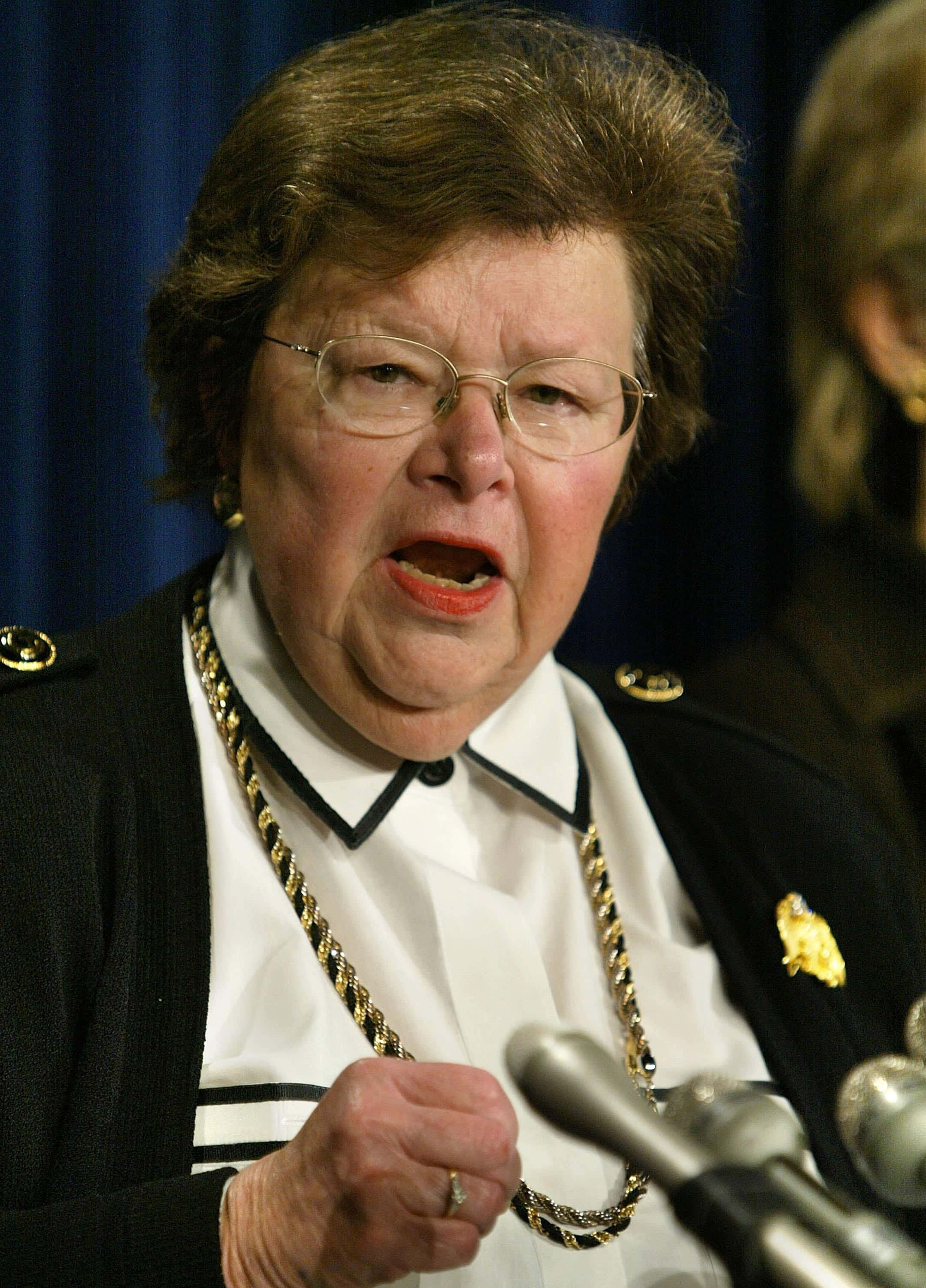 Barbara Mikulski, formal uniform, gold chain, 2K Phone Wallpaper