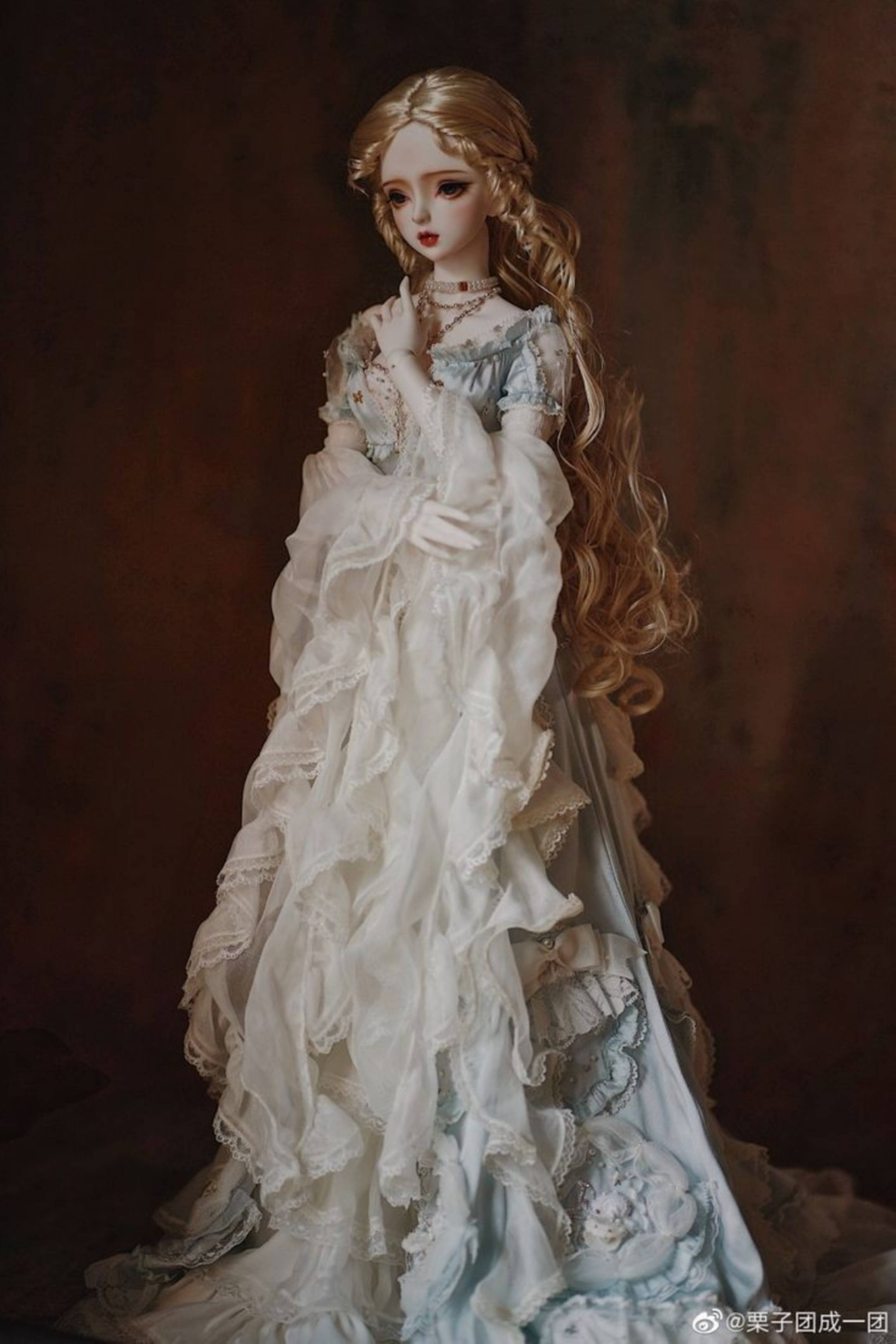 Barbie Doll, flowy gown, white lace gown, 2K Phone Wallpaper