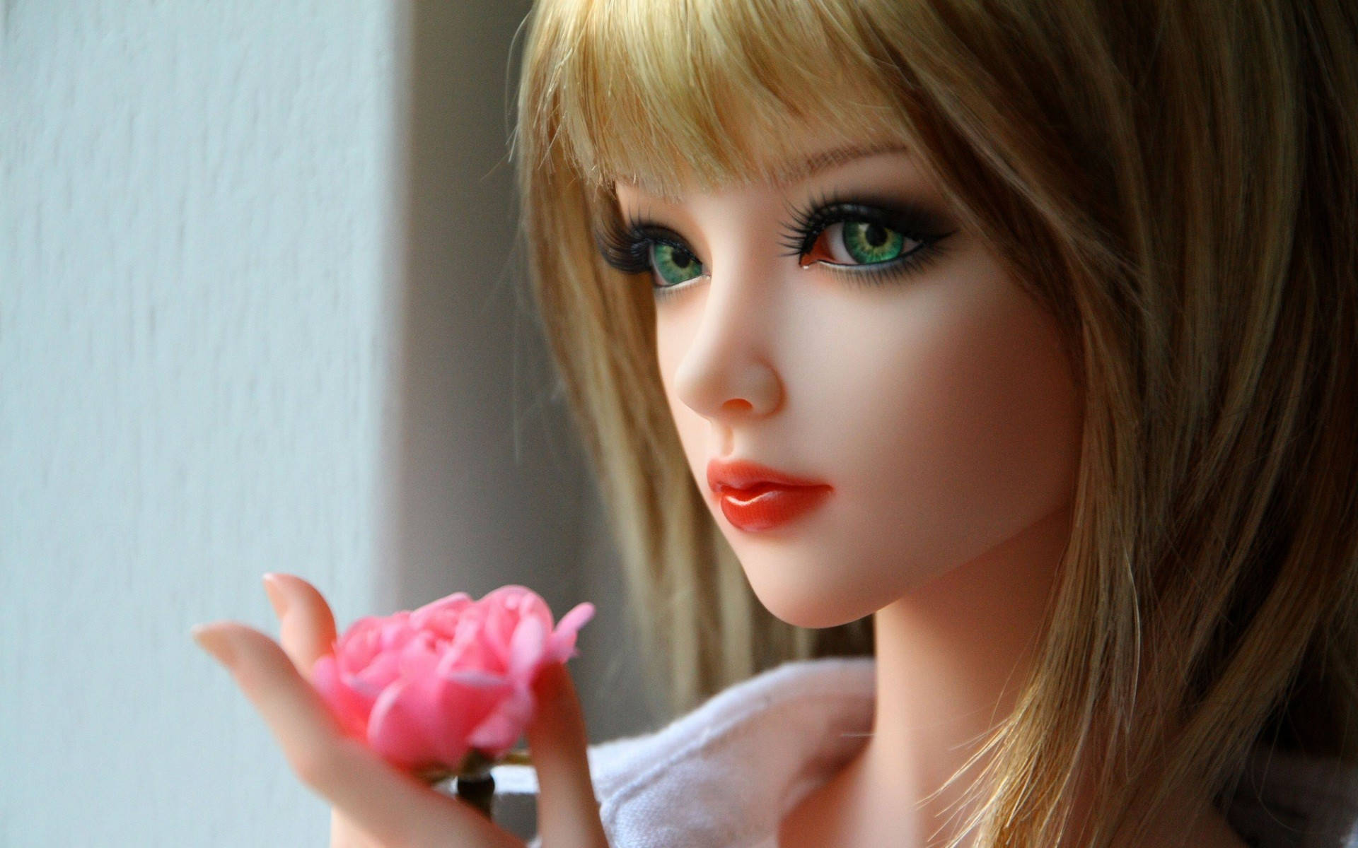 Barbie Doll, emerald eyes, blonde hair, Full HD Desktop Wallpaper