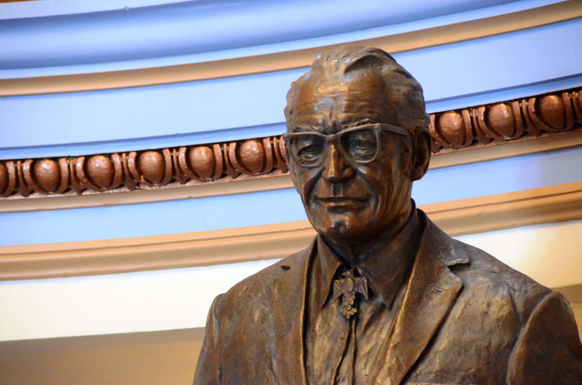 Barry Goldwater, bronze bust, glasses, Full HD Desktop Wallpaper
