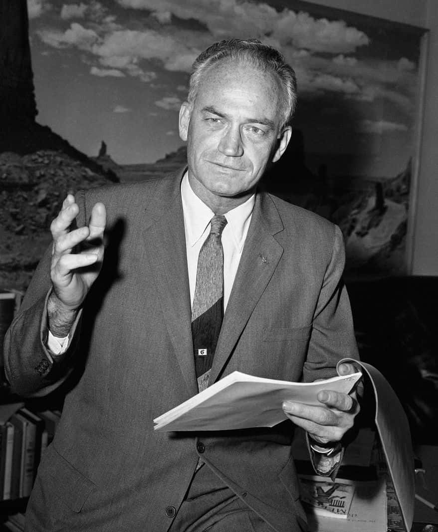 Barry Goldwater, suit, papers, SD Phone Wallpaper
