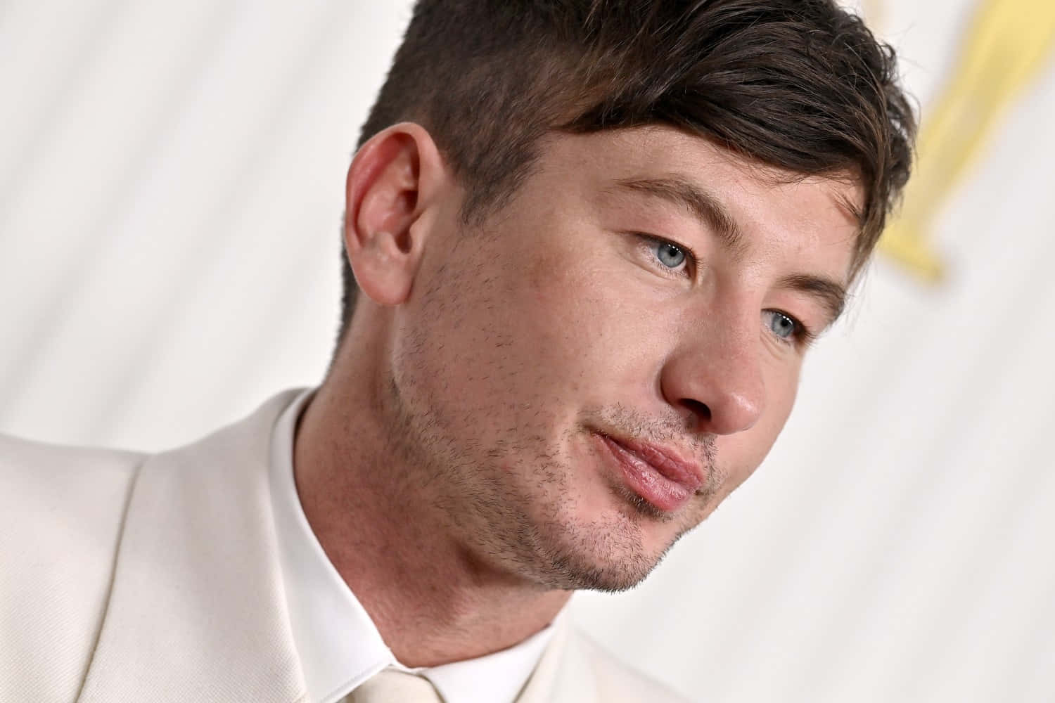 Barry Keoghan, white suit, blue eyes, HD Desktop Wallpaper