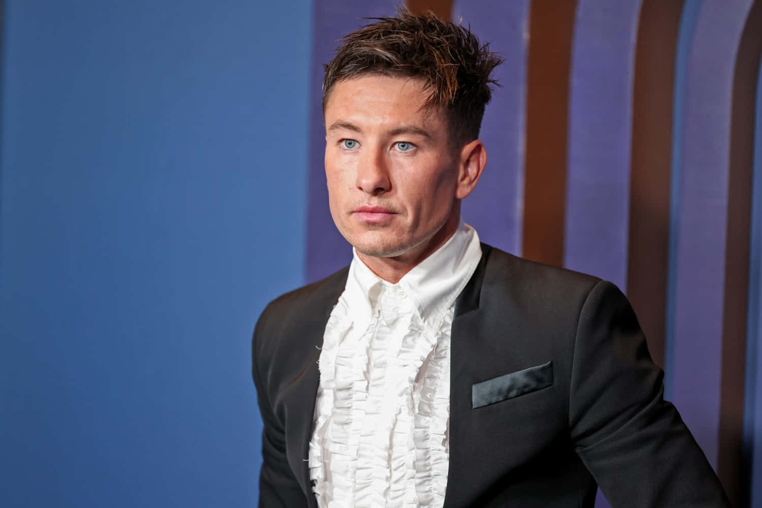 Barry Keoghan, black suit, white ruffled shirt, HD Desktop Wallpaper
