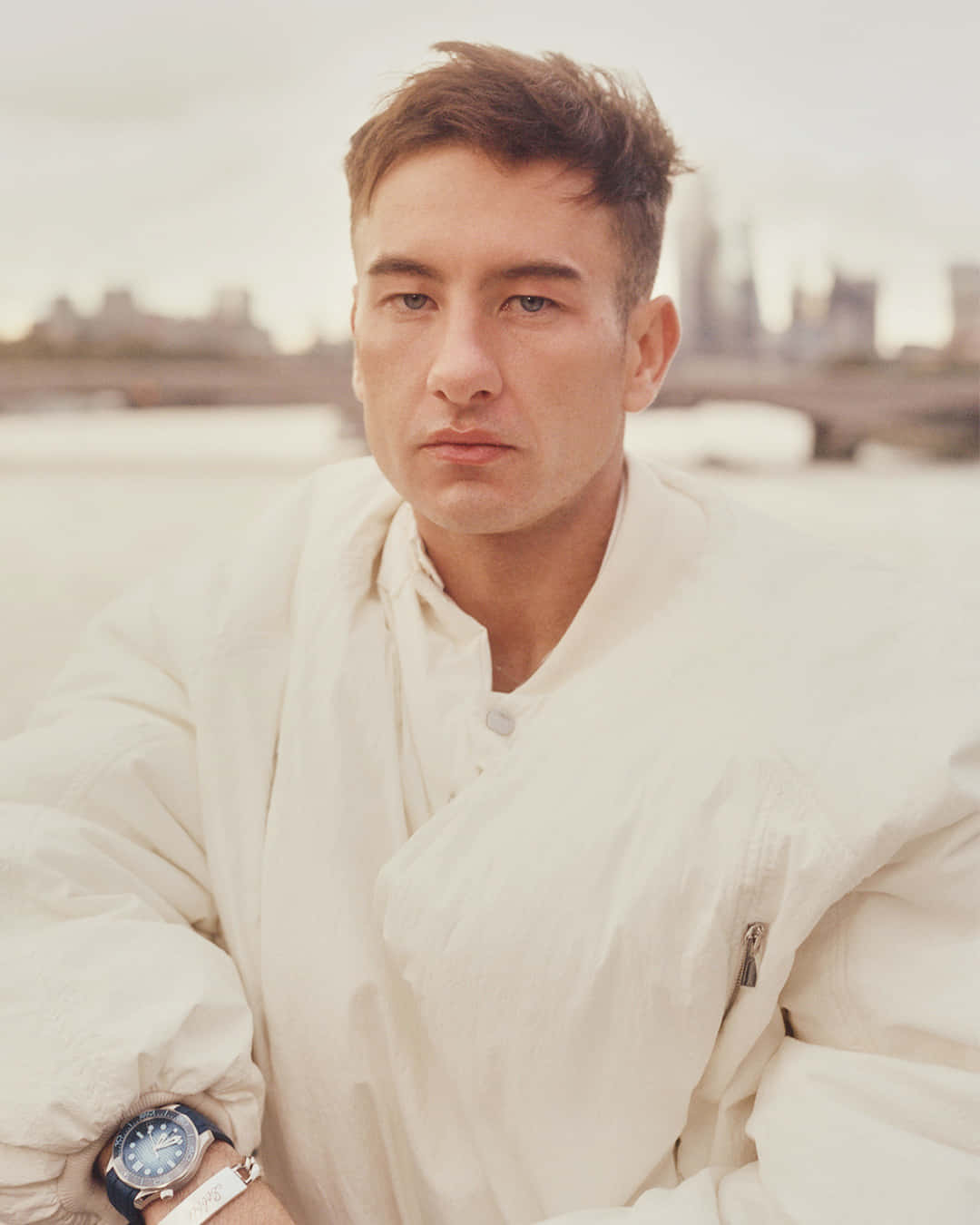 Barry Keoghan, white jacket, city skyline, HD Phone Wallpaper