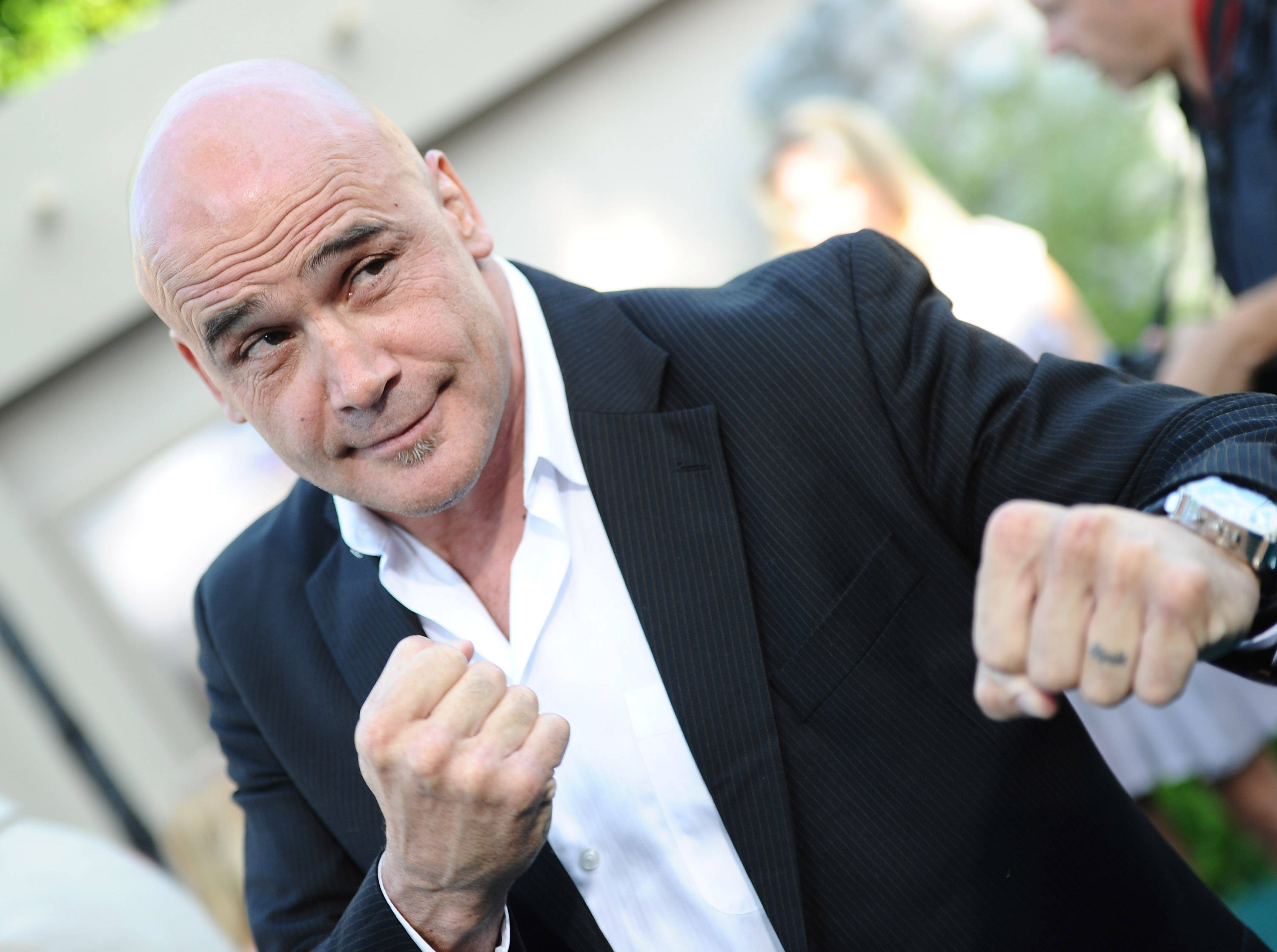 Bas Rutten, black suit, white shirt, 2K Desktop Wallpaper