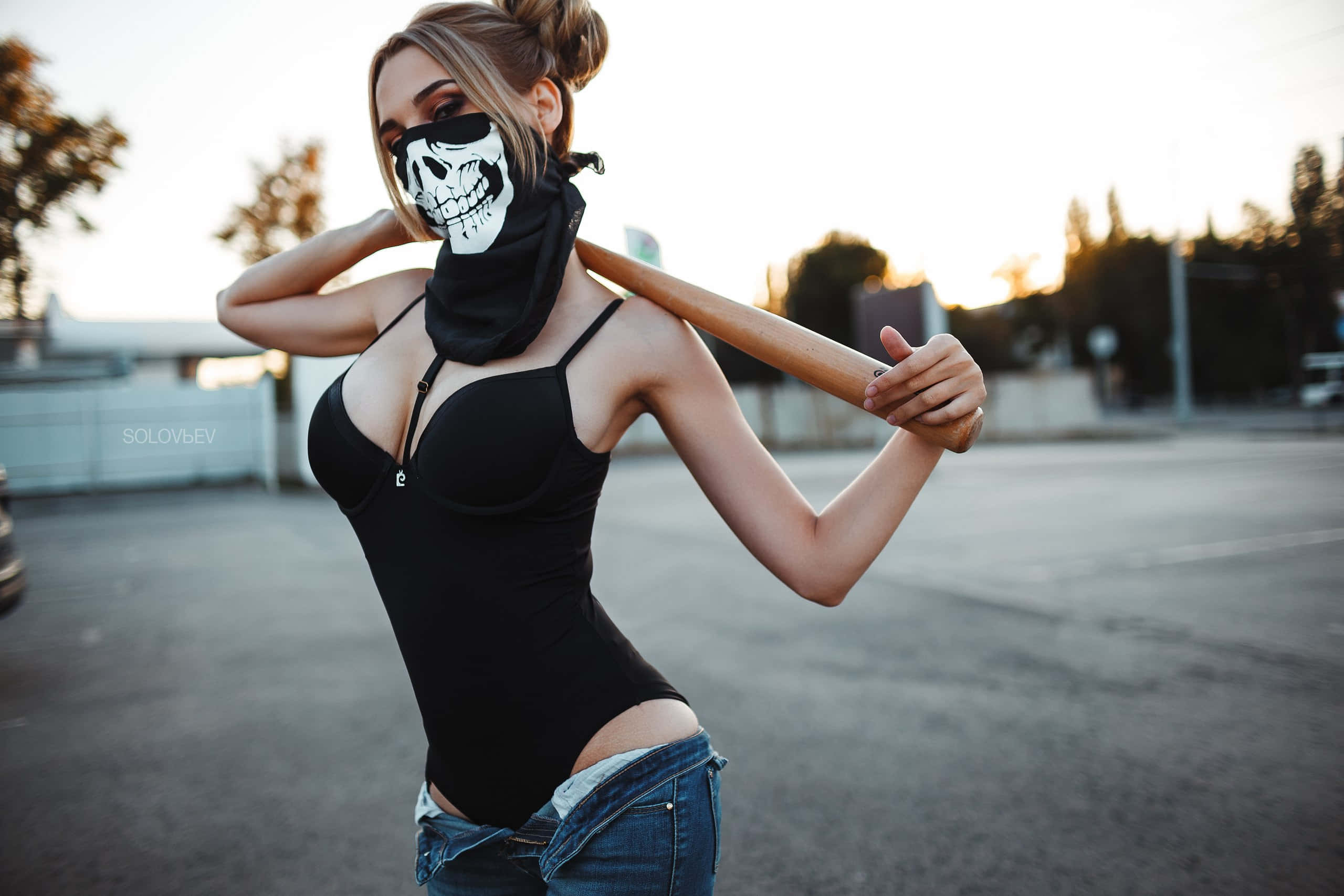 black skull mask, bodysuit, baseball bat, 2K Desktop Wallpaper