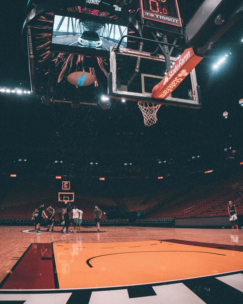 basketball court, night, players warming up, SD Phone Wallpaper