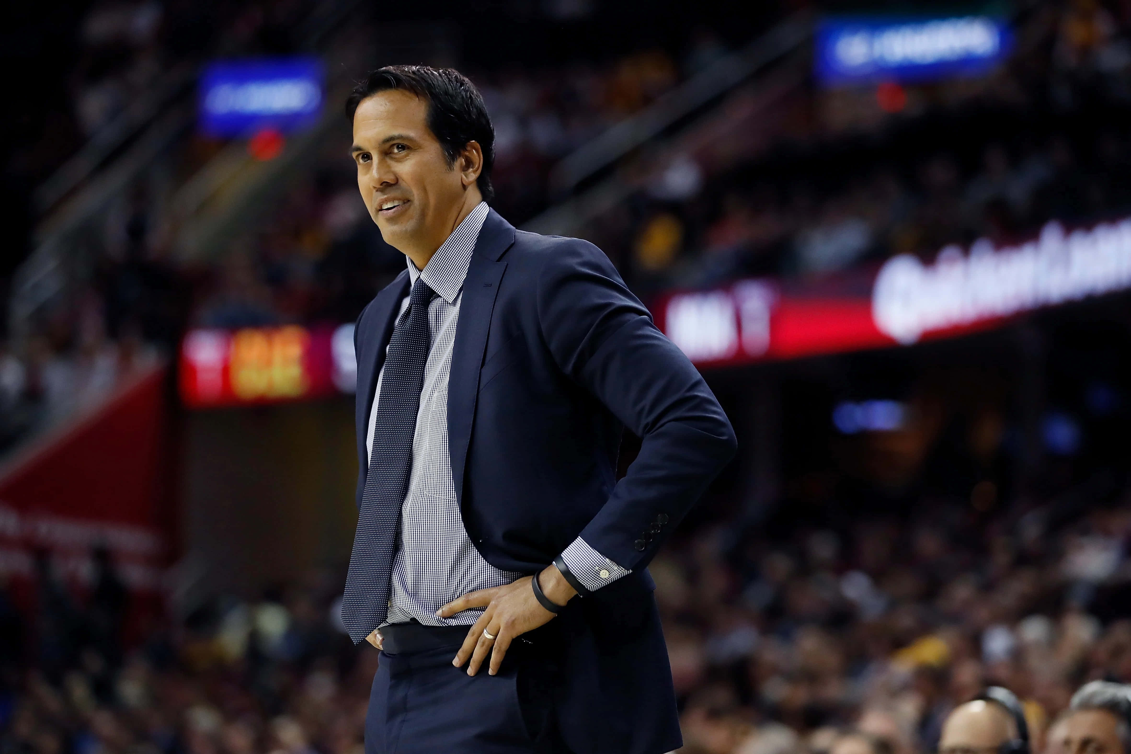basketball coach, dark suit, sidelines, 4K Desktop Wallpaper