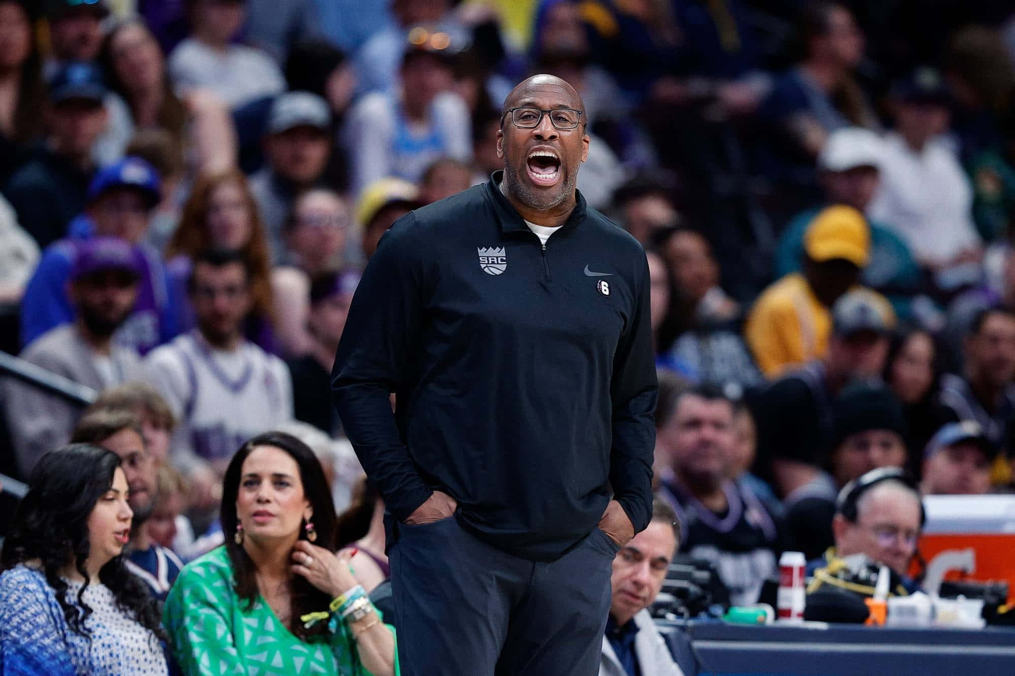basketball coach, black pullover, sidelines, Full HD Desktop Wallpaper