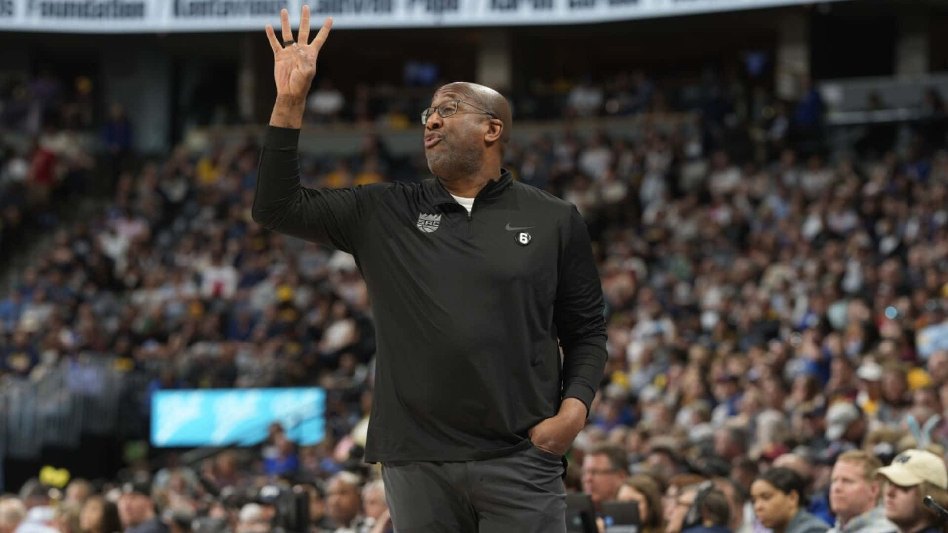 basketball coach, black pullover, signal, Full HD Desktop Wallpaper