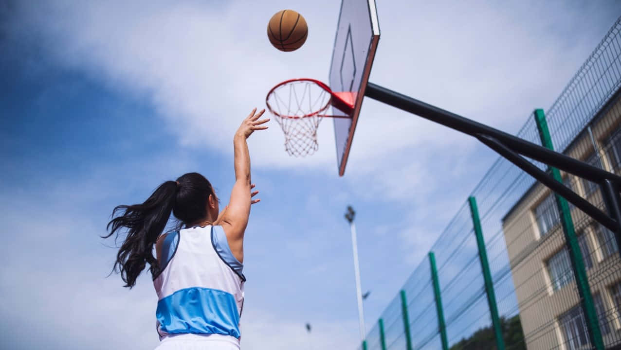 Basketball Girl, shooting hoop, outdoor court, SD Desktop Wallpaper