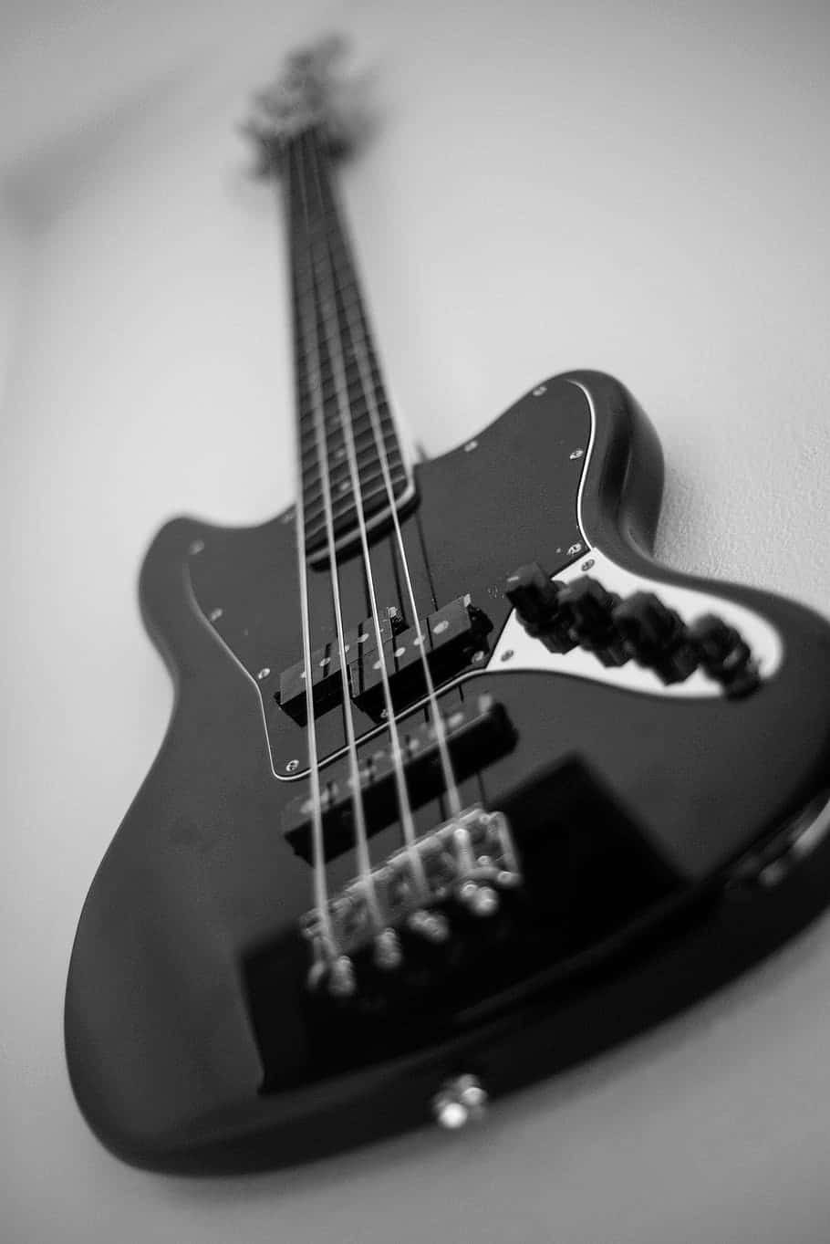 bass guitar, black, white, HD Phone Wallpaper
