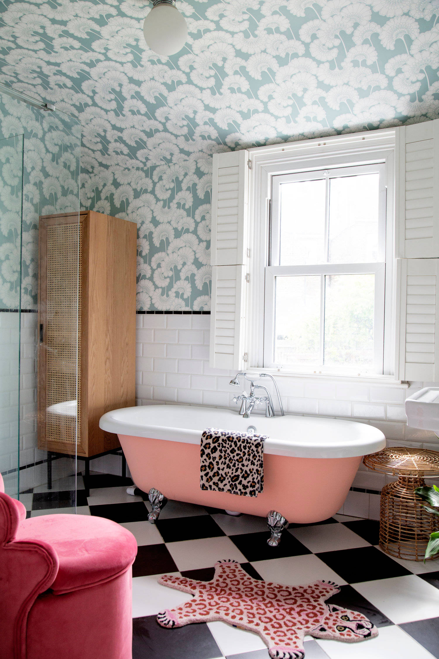 pink clawfoot bathtub, black and white checkered floors, dandelion-patterned wallpaper, Full HD Phone Wallpaper