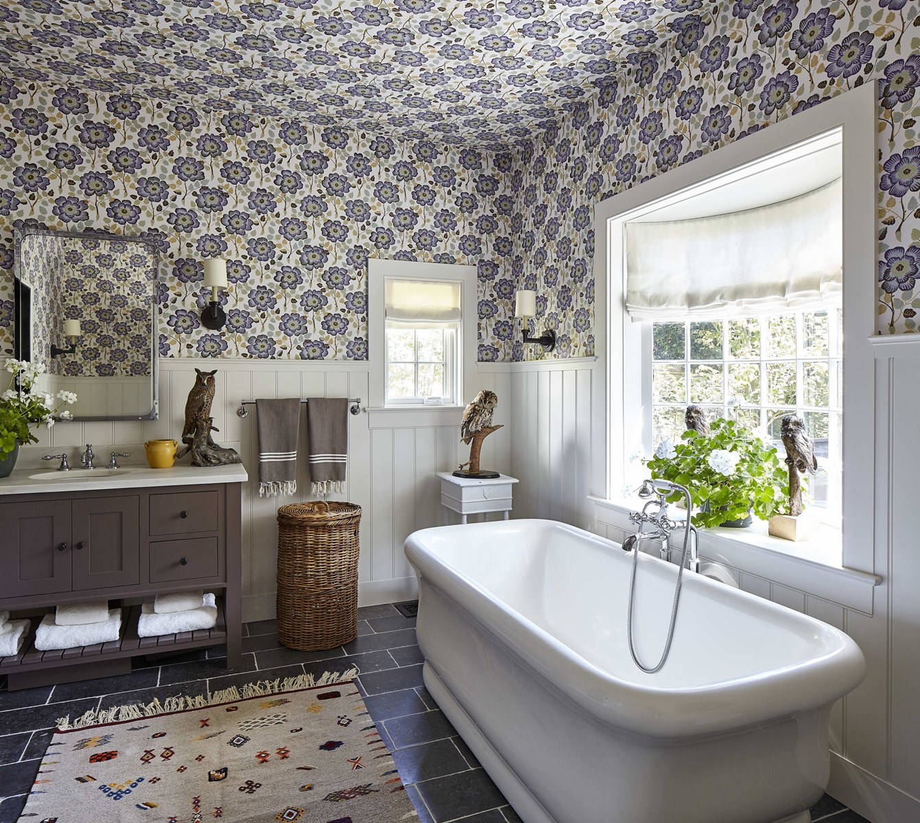 vintage-style bathroom, floral wallpaper ceiling, floral wallpaper walls, HD Desktop Wallpaper