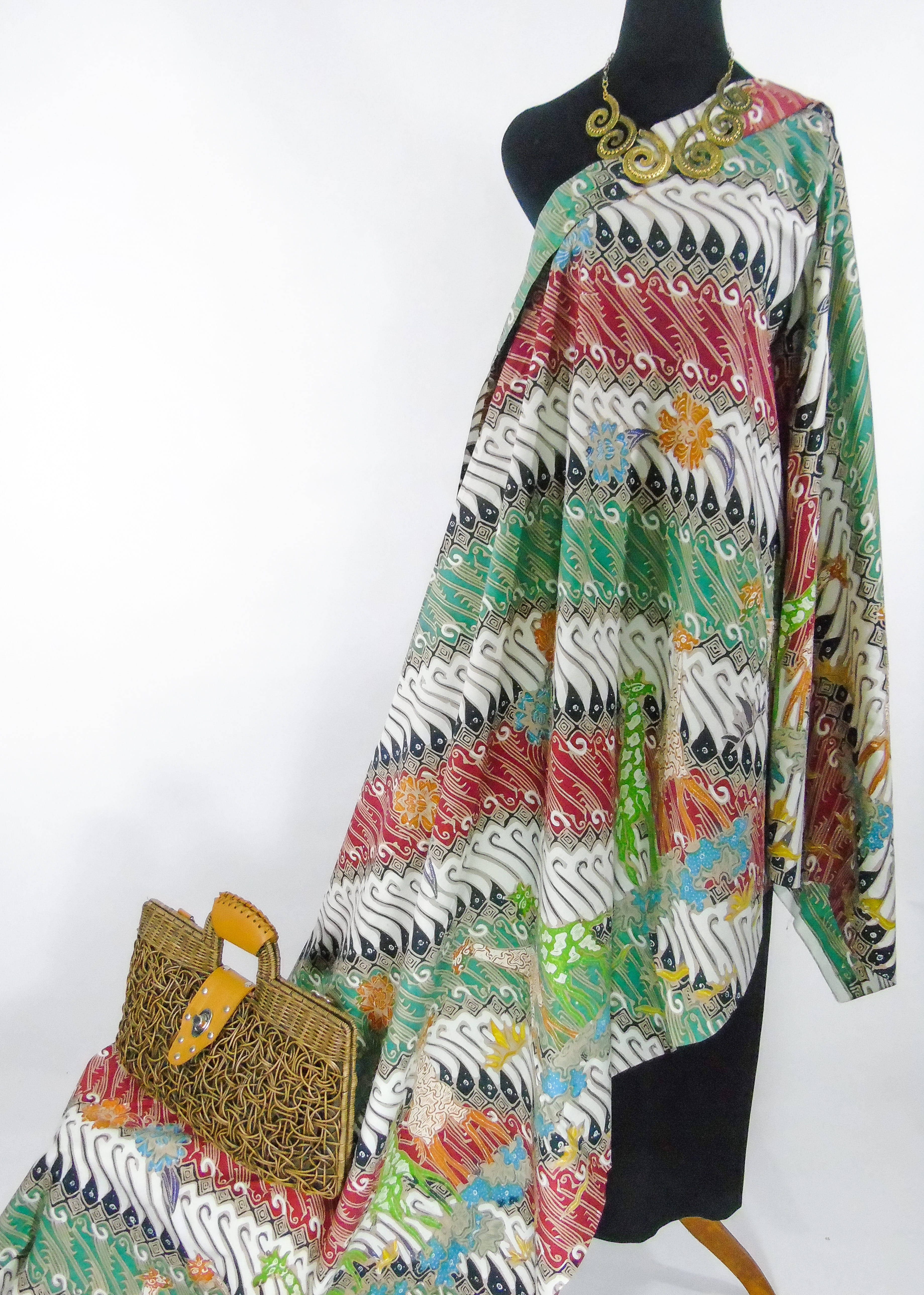 batik dress bag, batik-patterned garment, red green and black motifs, 5K Phone Wallpaper