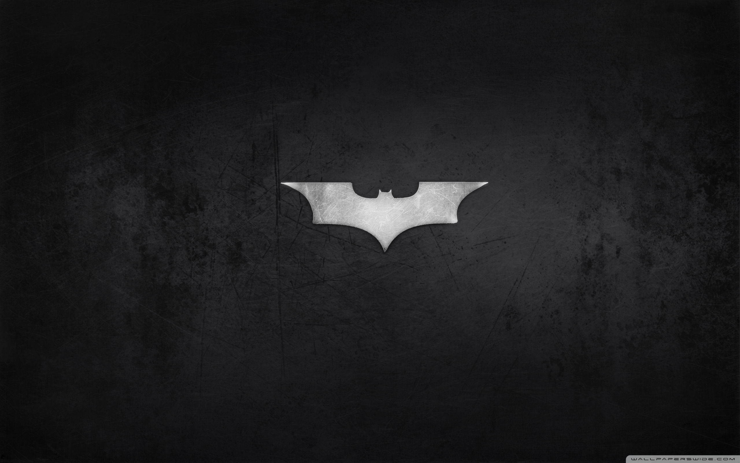 Batman, metallic bat symbol, dark textured wall, 2K Desktop Wallpaper