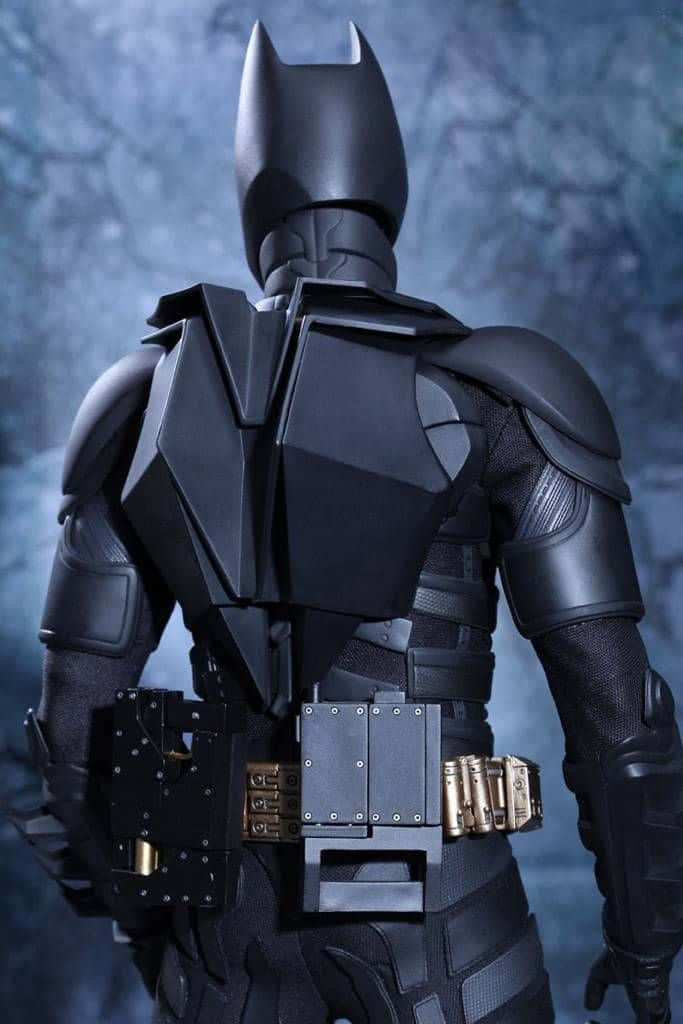 Batman The Dark Knight Returns, armored suit, gold utility belt, SD Phone Wallpaper