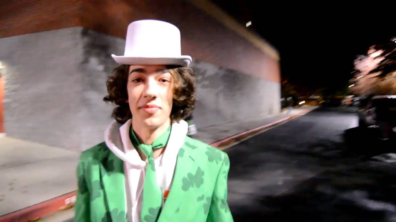 Baylen Levine, green shamrock suit, white top hat, HD Desktop Wallpaper