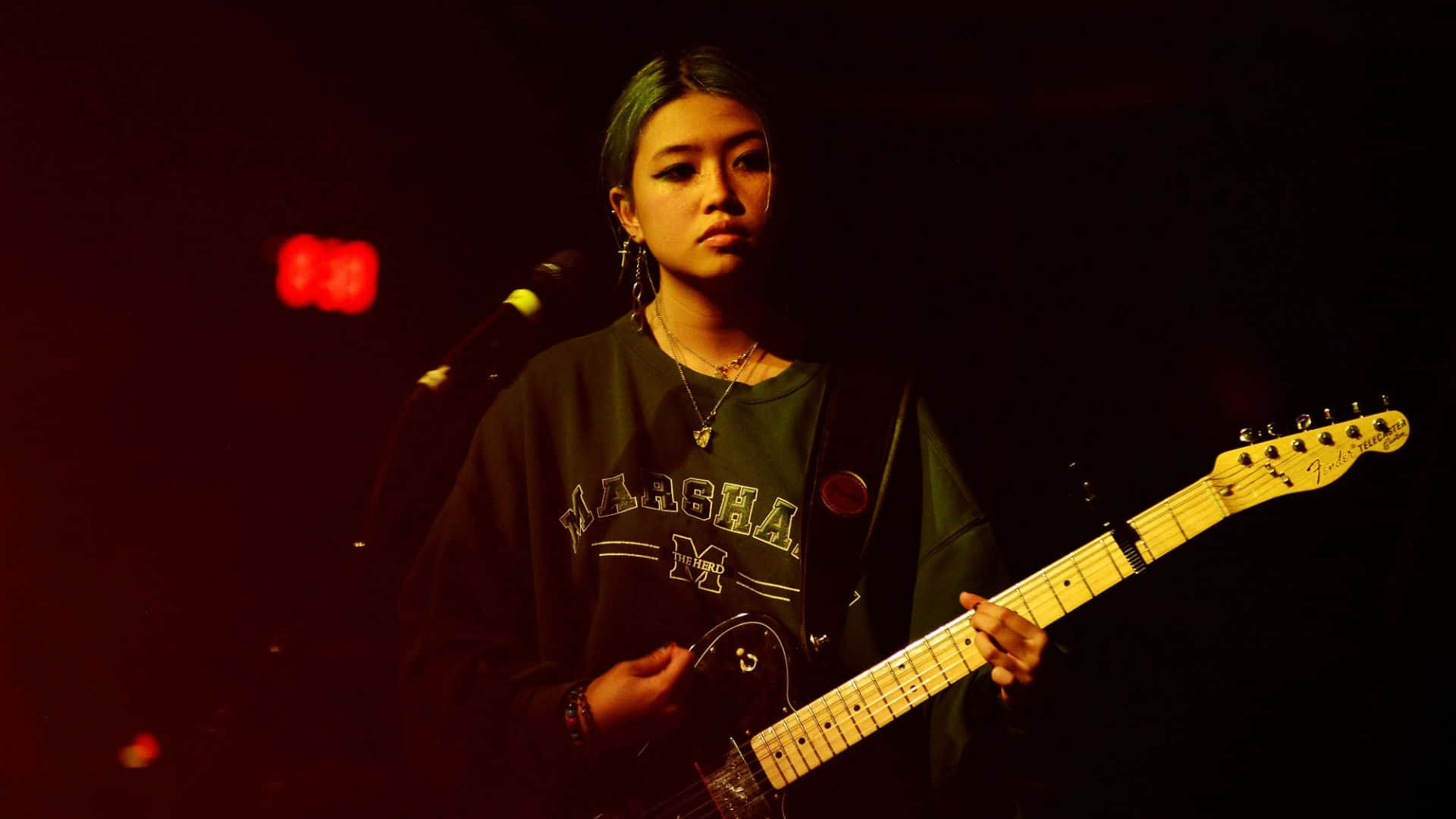 Beabadoobee, green-tinted hair, black electric guitar, Full HD Desktop Wallpaper