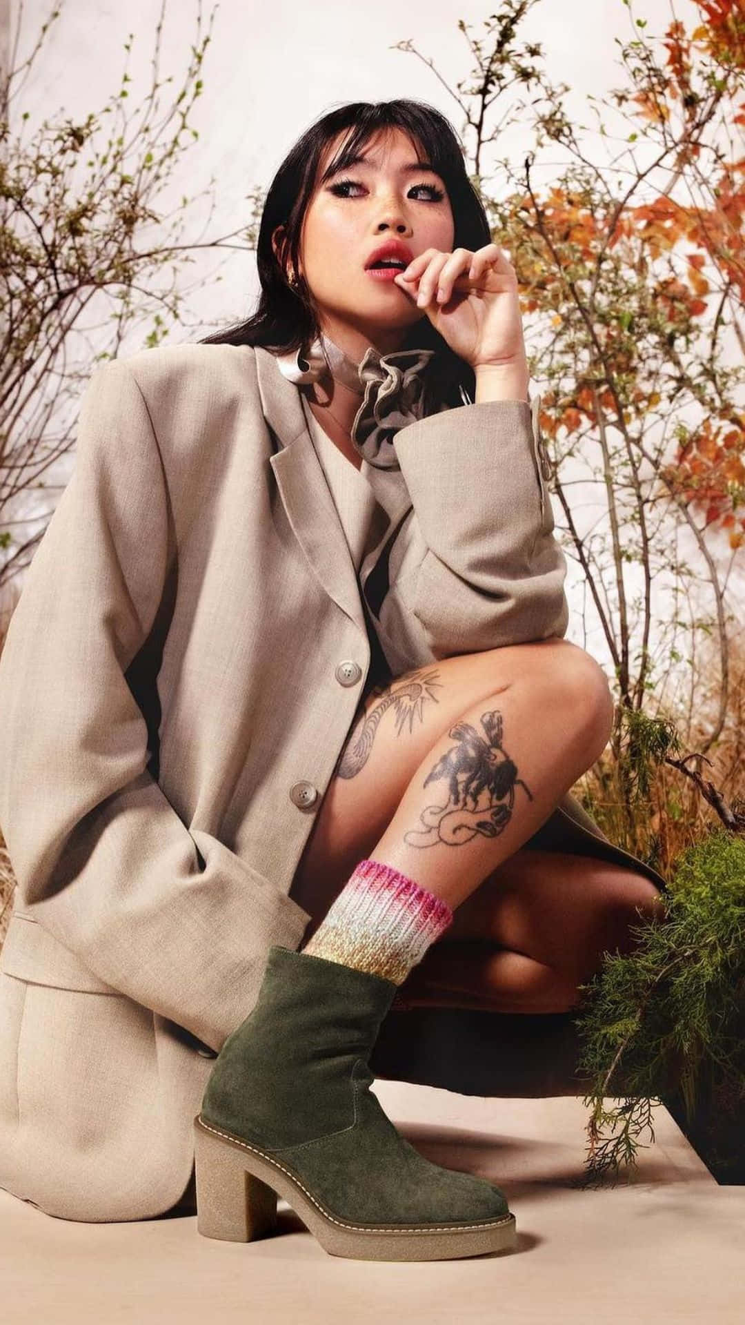 Beabadoobee, autumn foliage, beige blazer, Full HD Phone Wallpaper