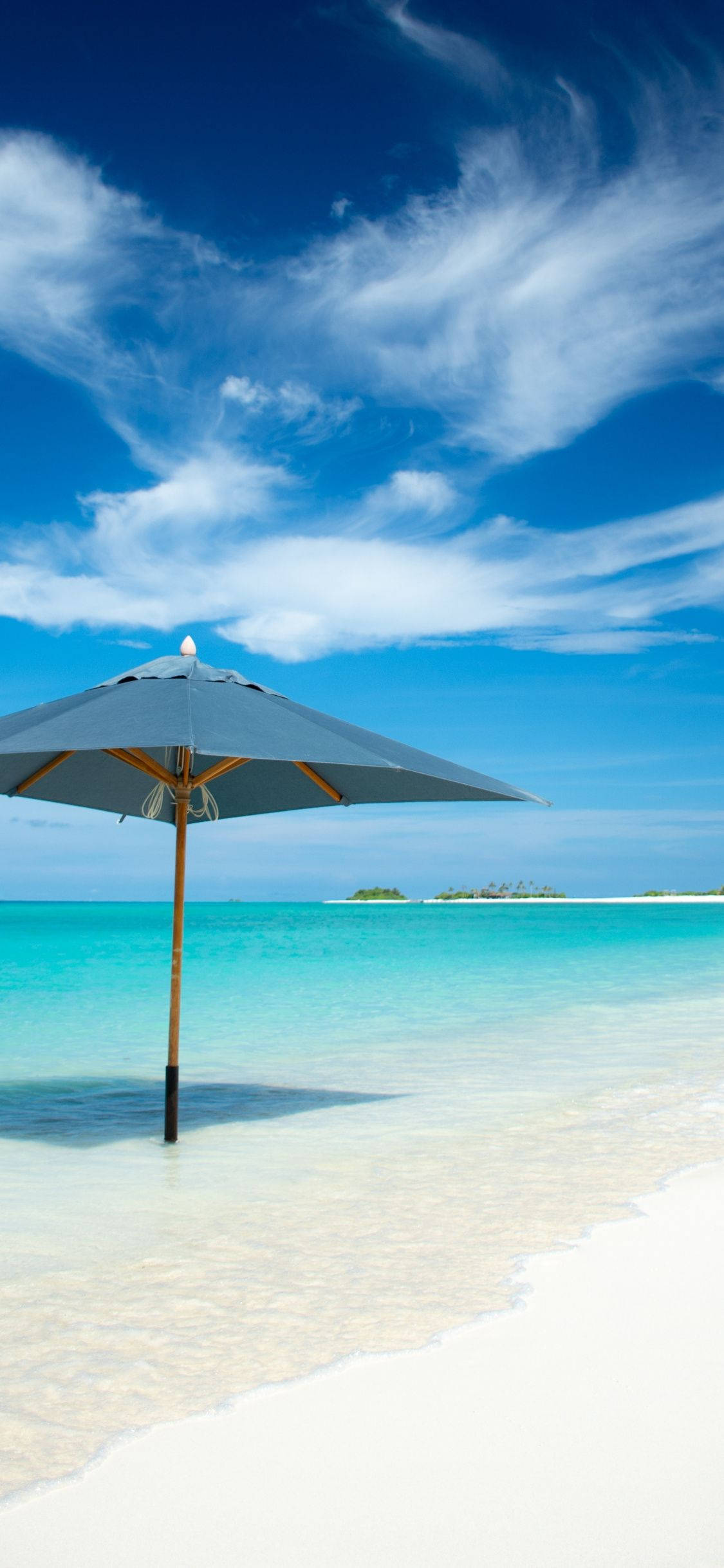 4K iPhone, gray beach umbrella, turquoise water, Full HD Phone Wallpaper