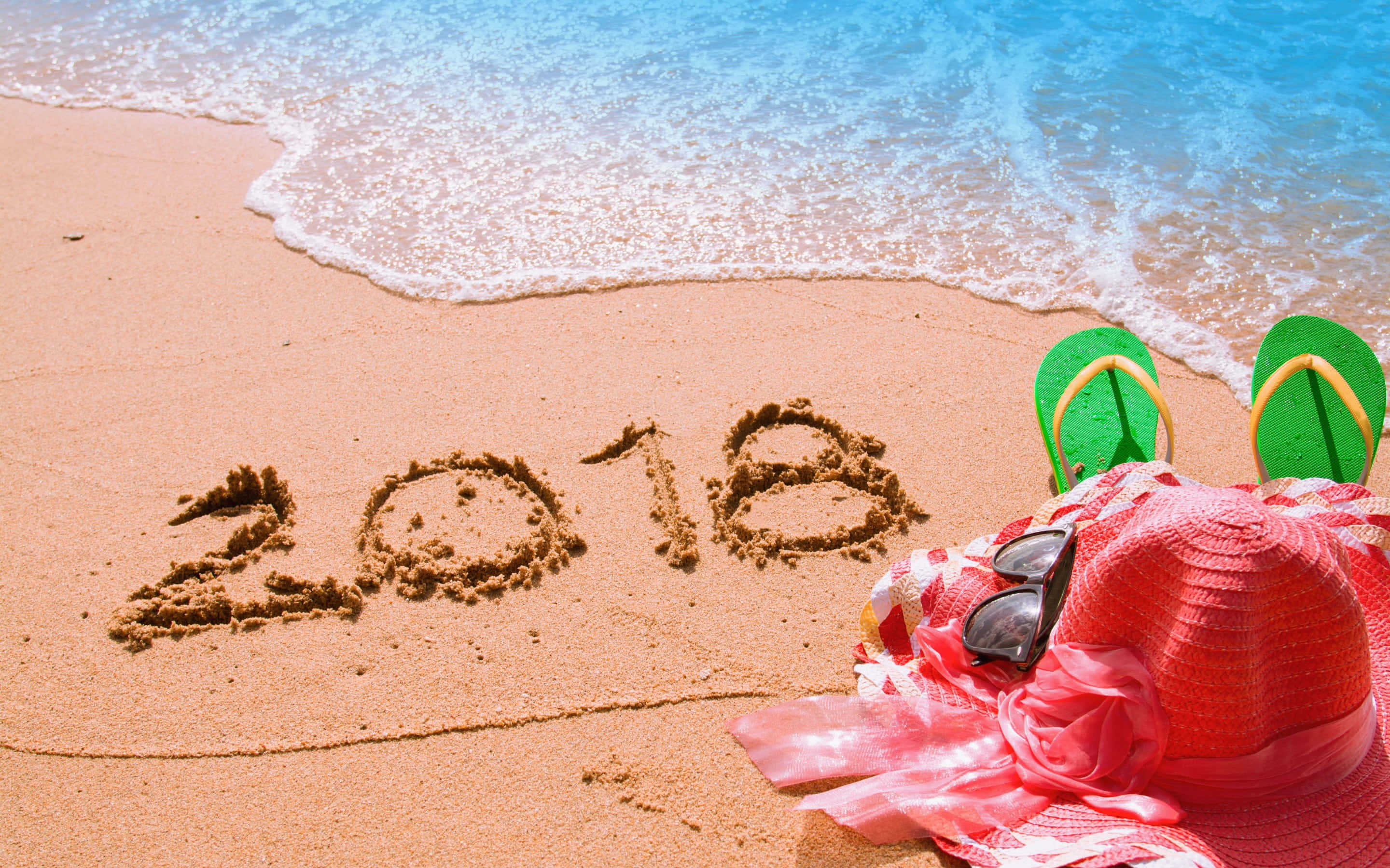 2018, pink hat, sunglasses, 2K Desktop Wallpaper