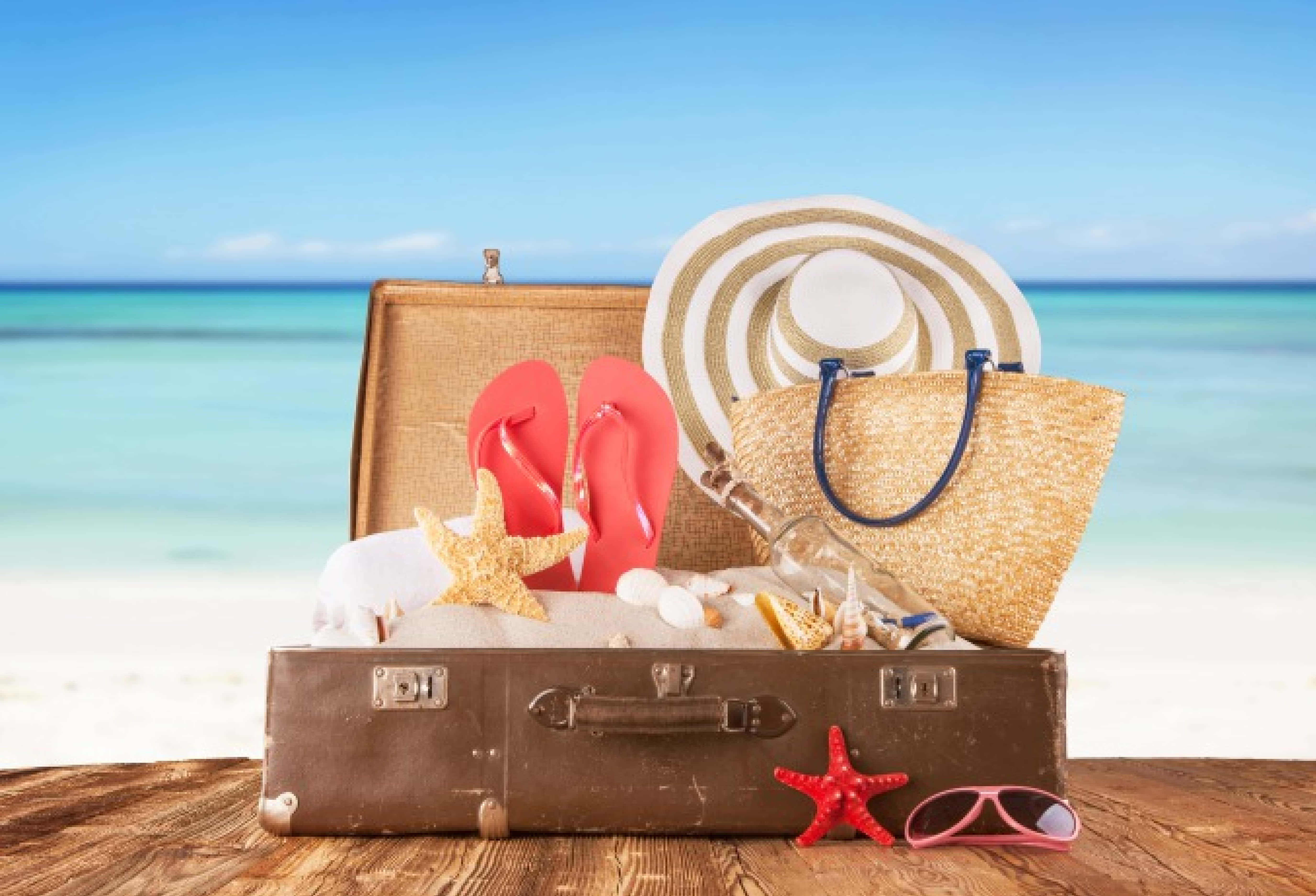 beach bag, vintage suitcase, wooden table, 5K Desktop Wallpaper