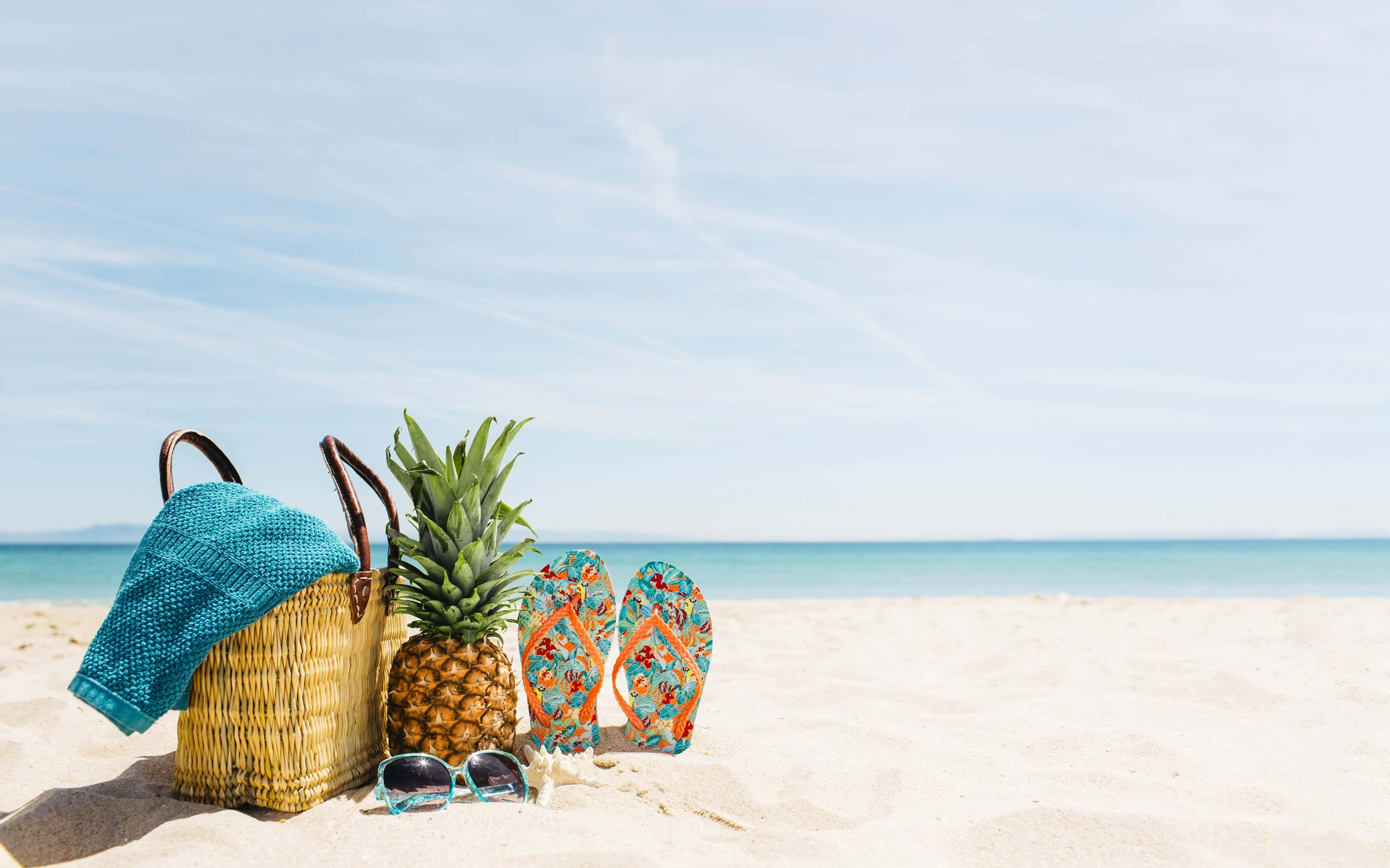 beach bag, turquoise towel, pineapple flip flops, 2K Desktop Wallpaper