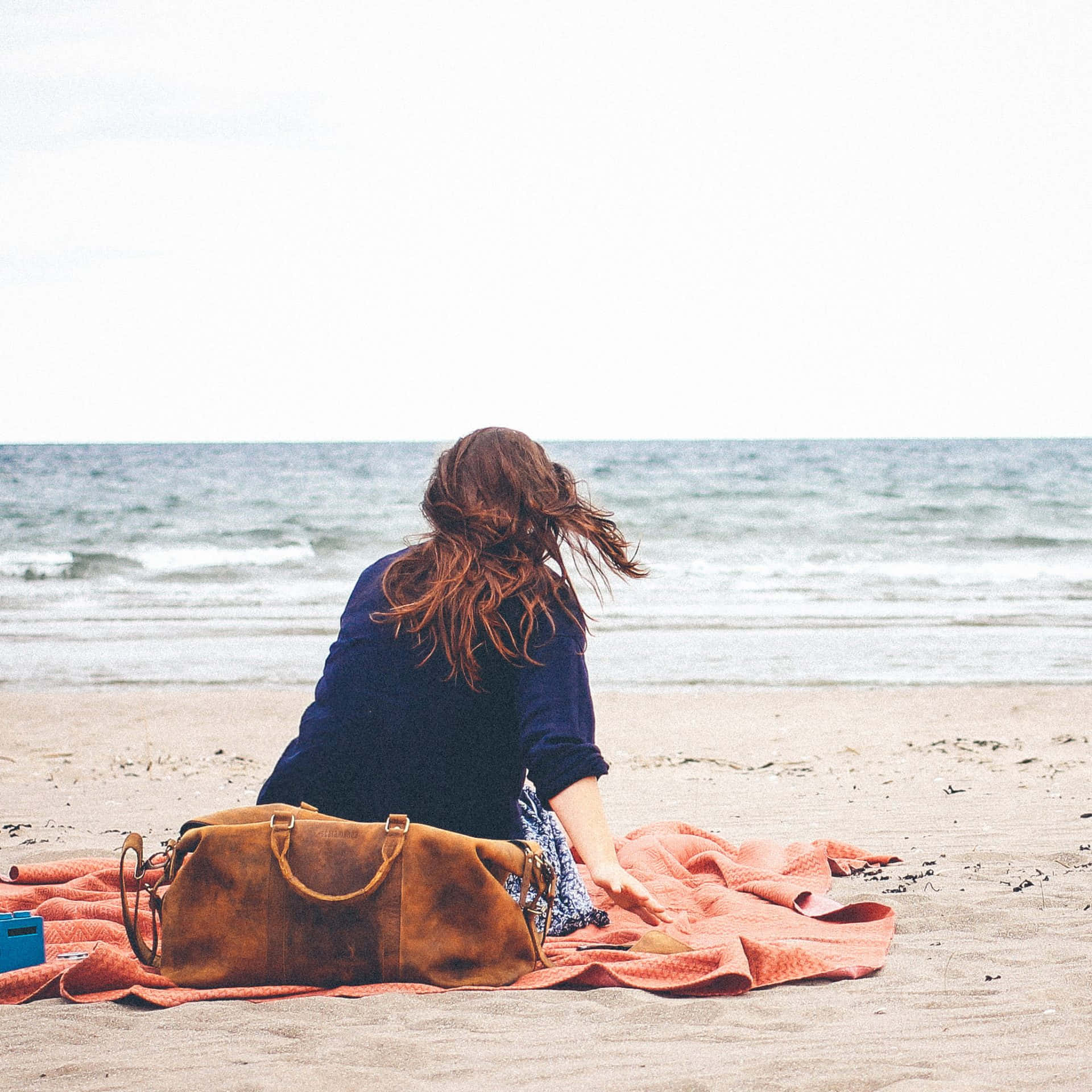 beach bag, red hair, coral blanket, Full HD Desktop Wallpaper