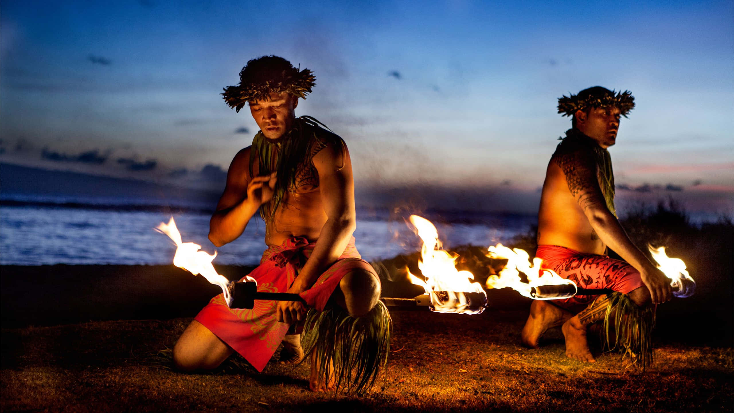 Beach Party, twilight, fire dancers, 2K Desktop Wallpaper