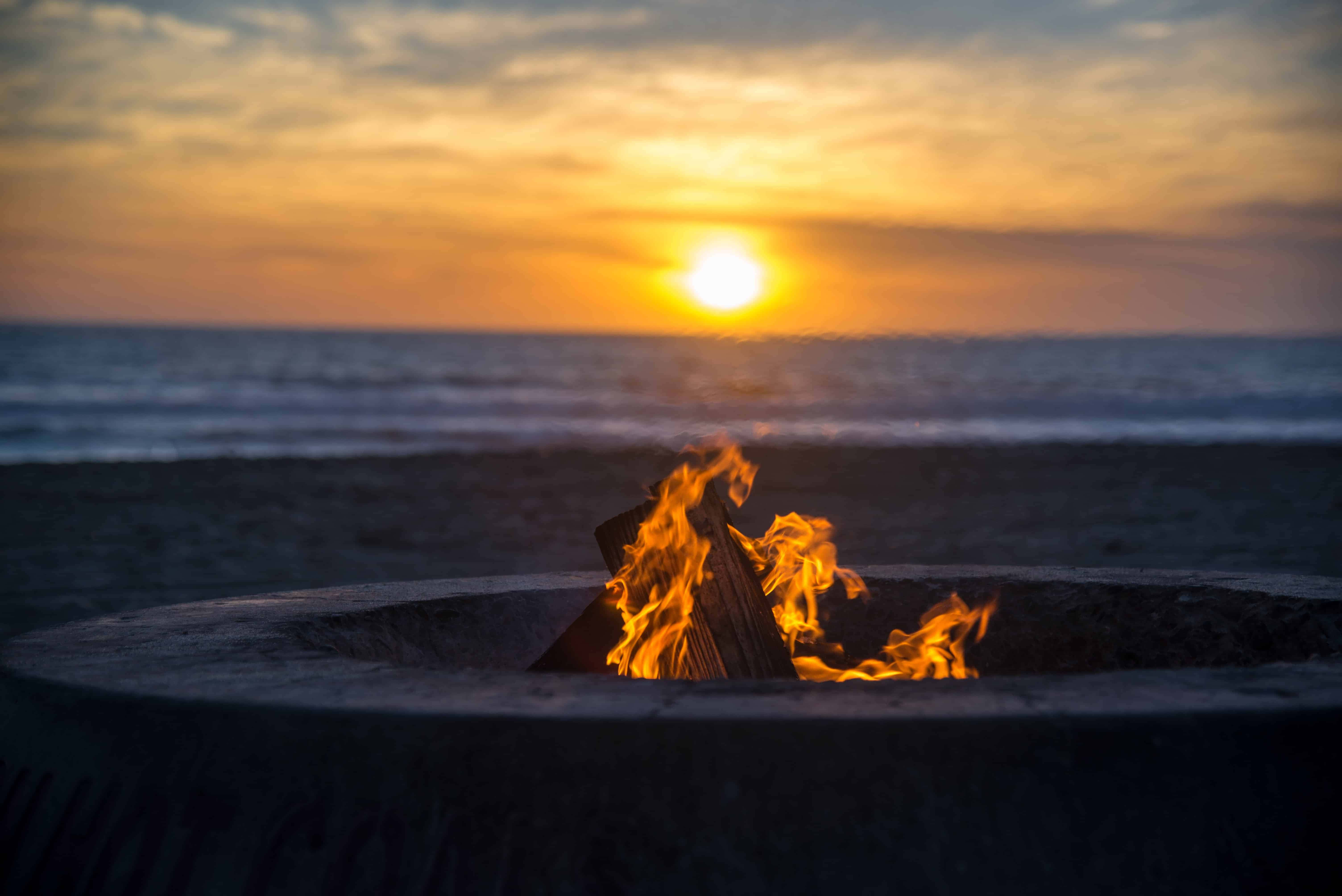 beach campfire, stone pit, sunset, 5K Desktop Wallpaper