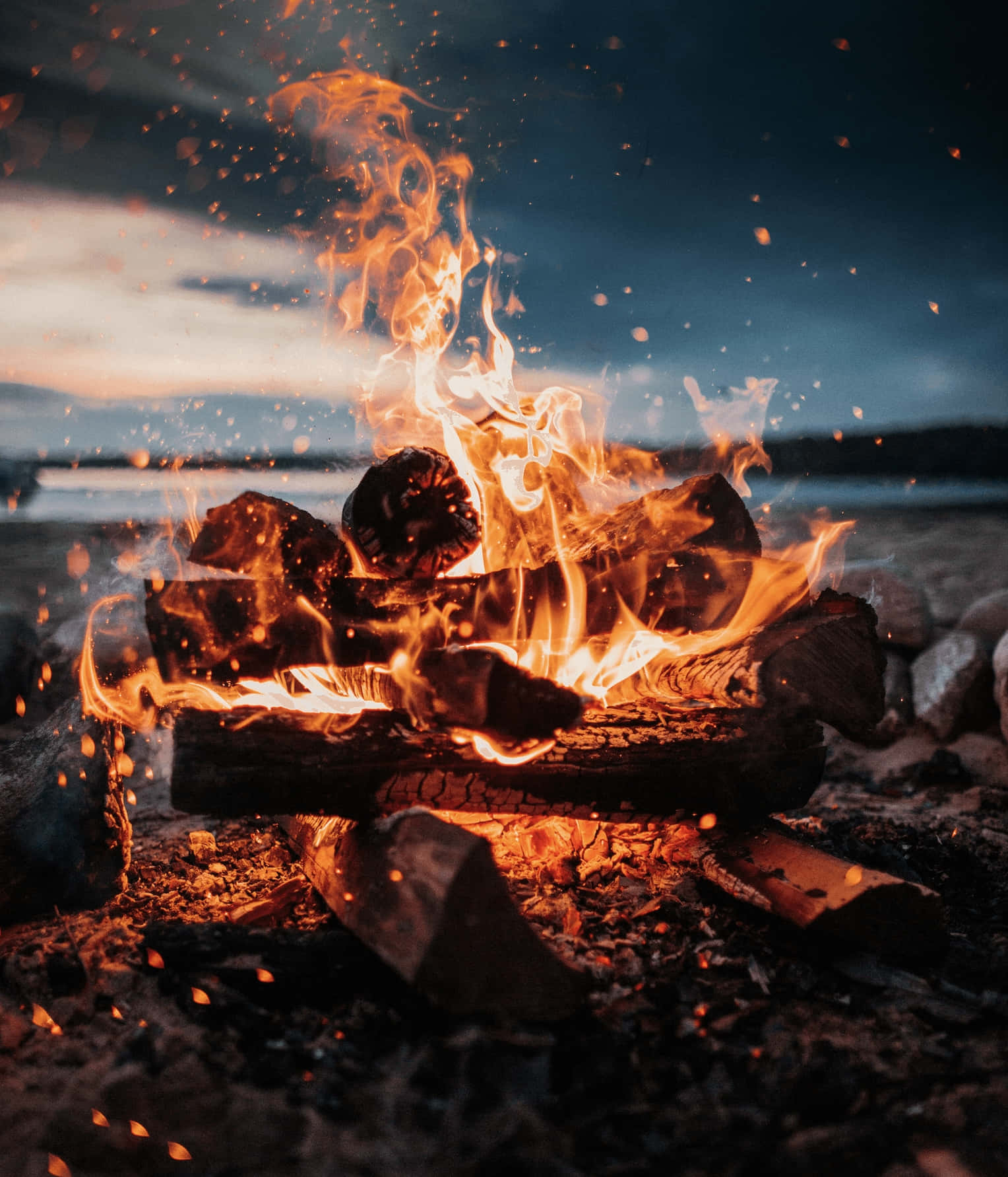 Beach Campfire, twilight lakeshore, moody sky, HD Phone Wallpaper