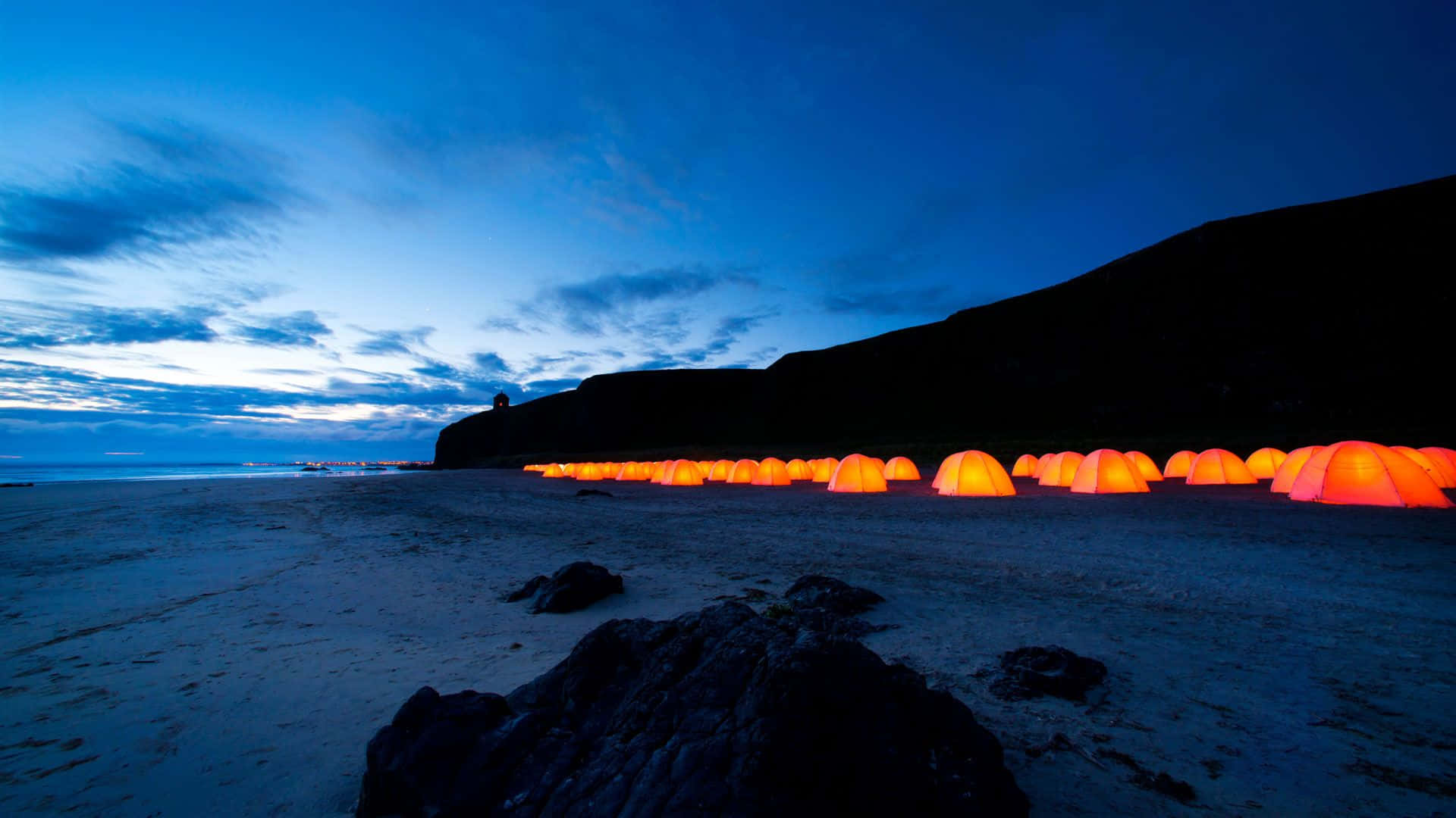 beach camping, glowing orange tents, twilight, Full HD Desktop Wallpaper
