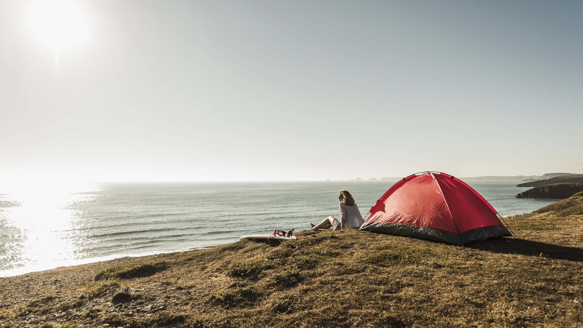 red tent, grassy cliff, sunlit ocean, Full HD Desktop Wallpaper